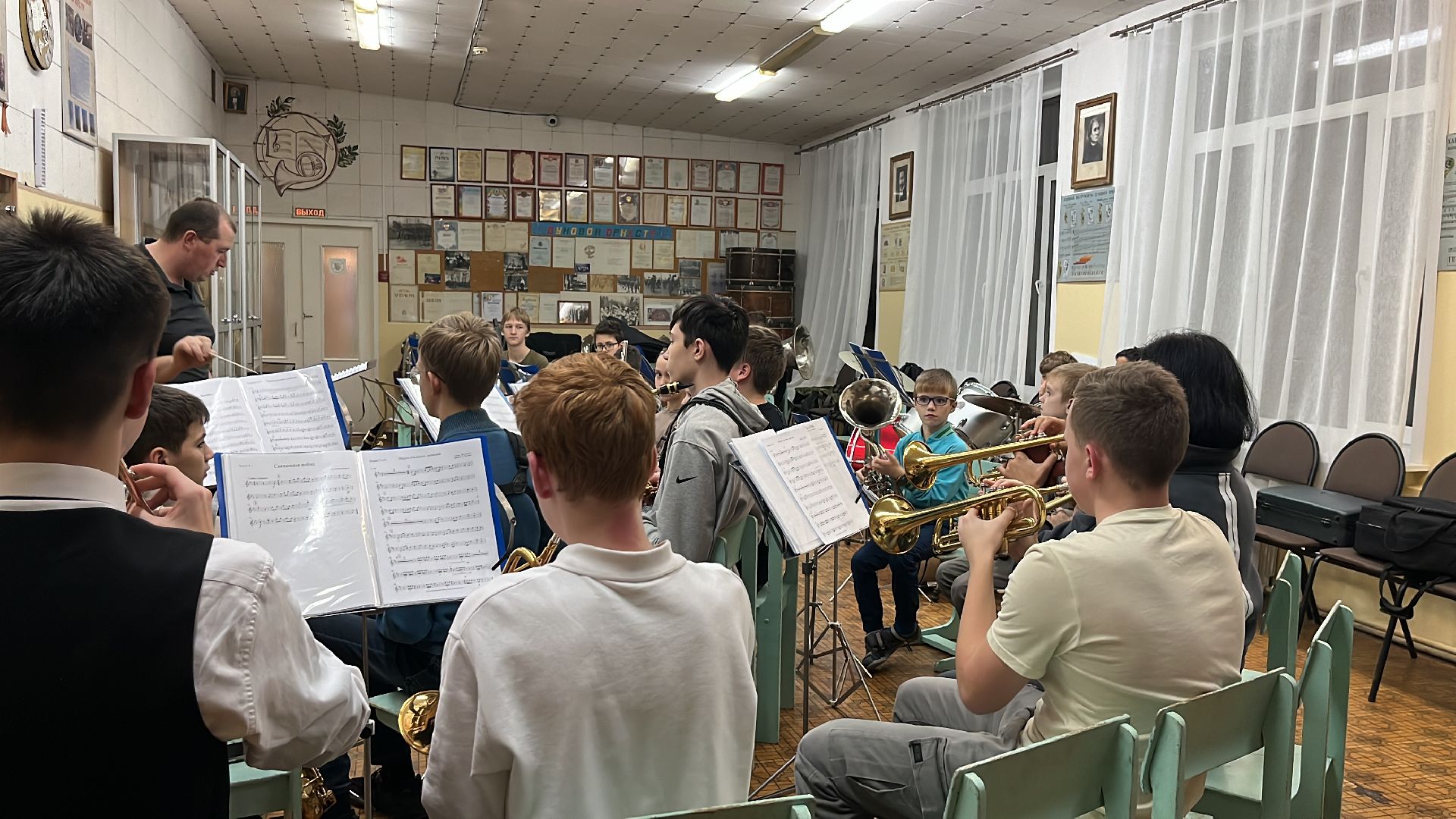 оркестр, детский оркестр, духовой оркестр, съемки кино, съемки сериала,