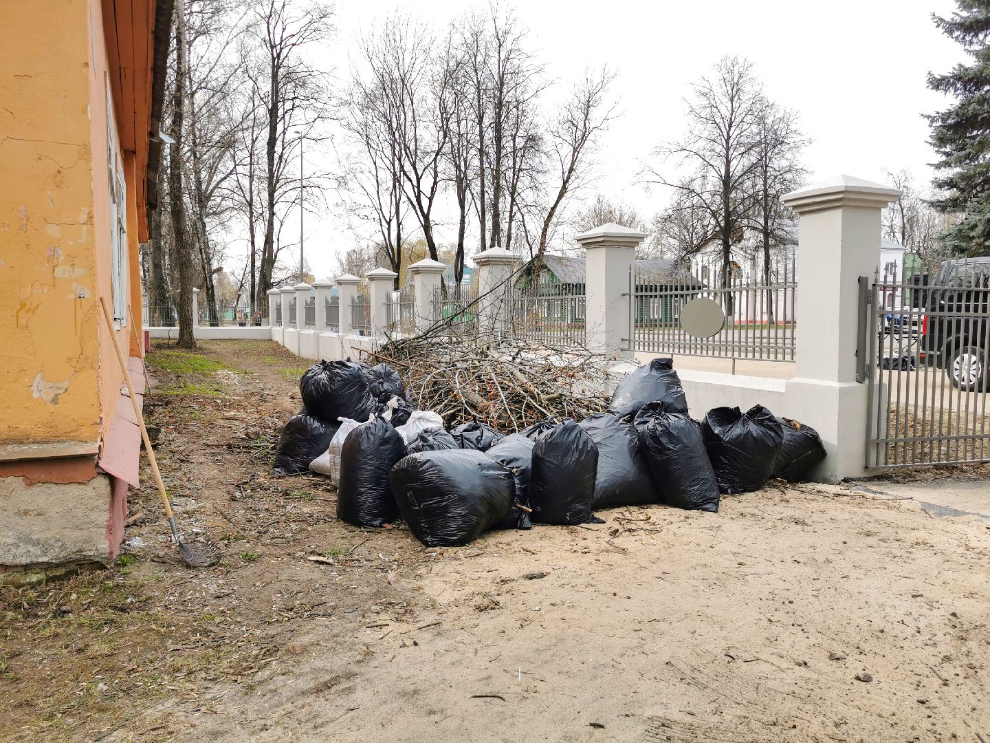 субботник, уборка мусора, благоустройство