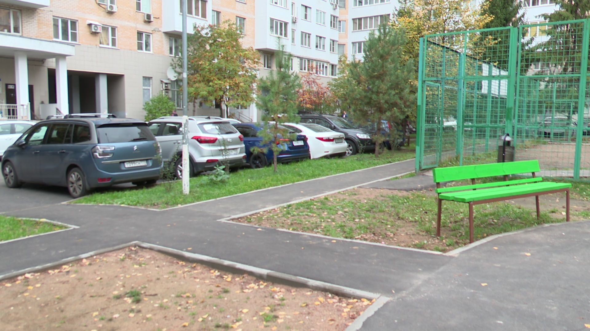 Реутов, новый асфальт, тротуар, проезжая часть, детская площадка,