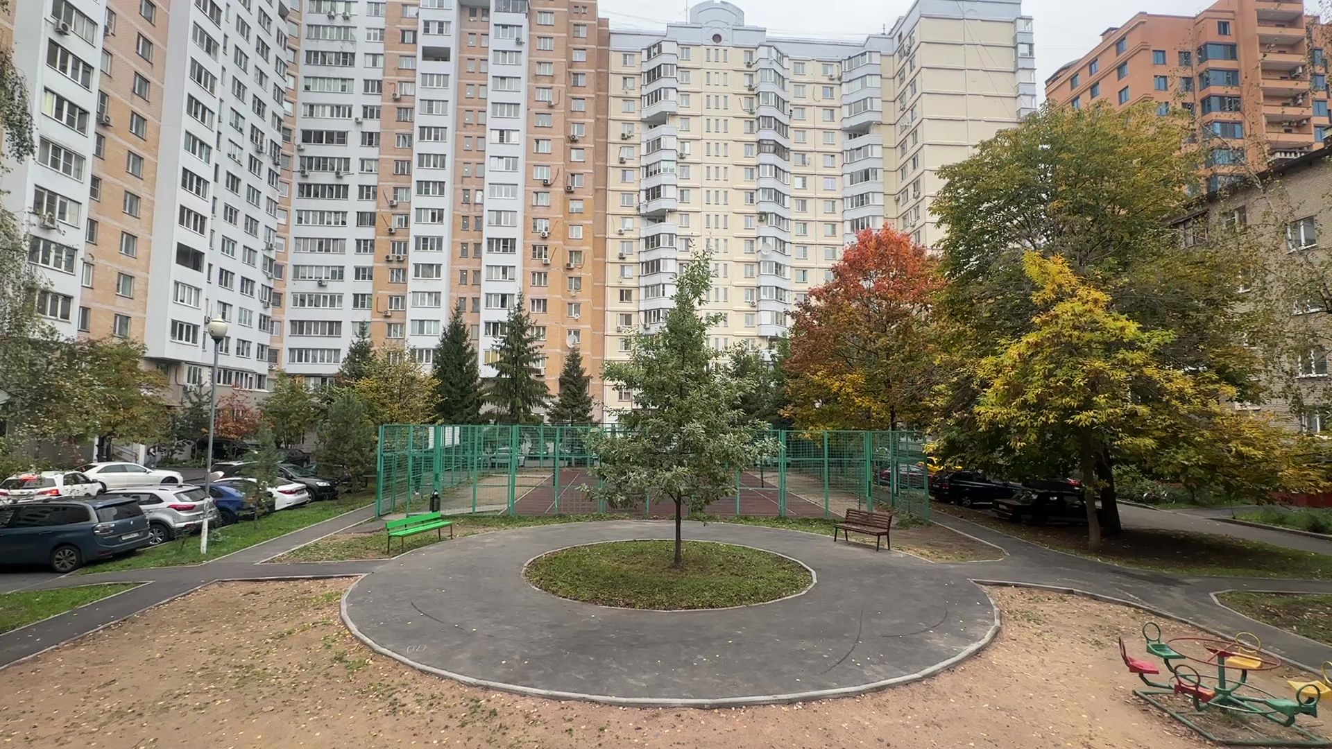 Реутов, новый асфальт, тротуар, проезжая часть, детская площадка,