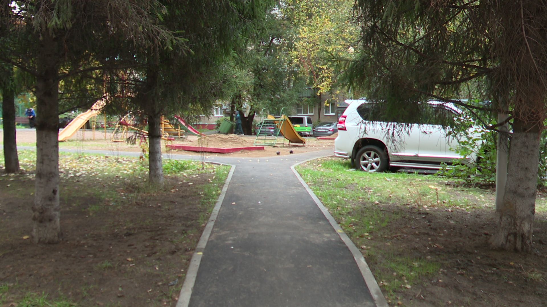 Реутов, новый асфальт, тротуар, проезжая часть, детская площадка,