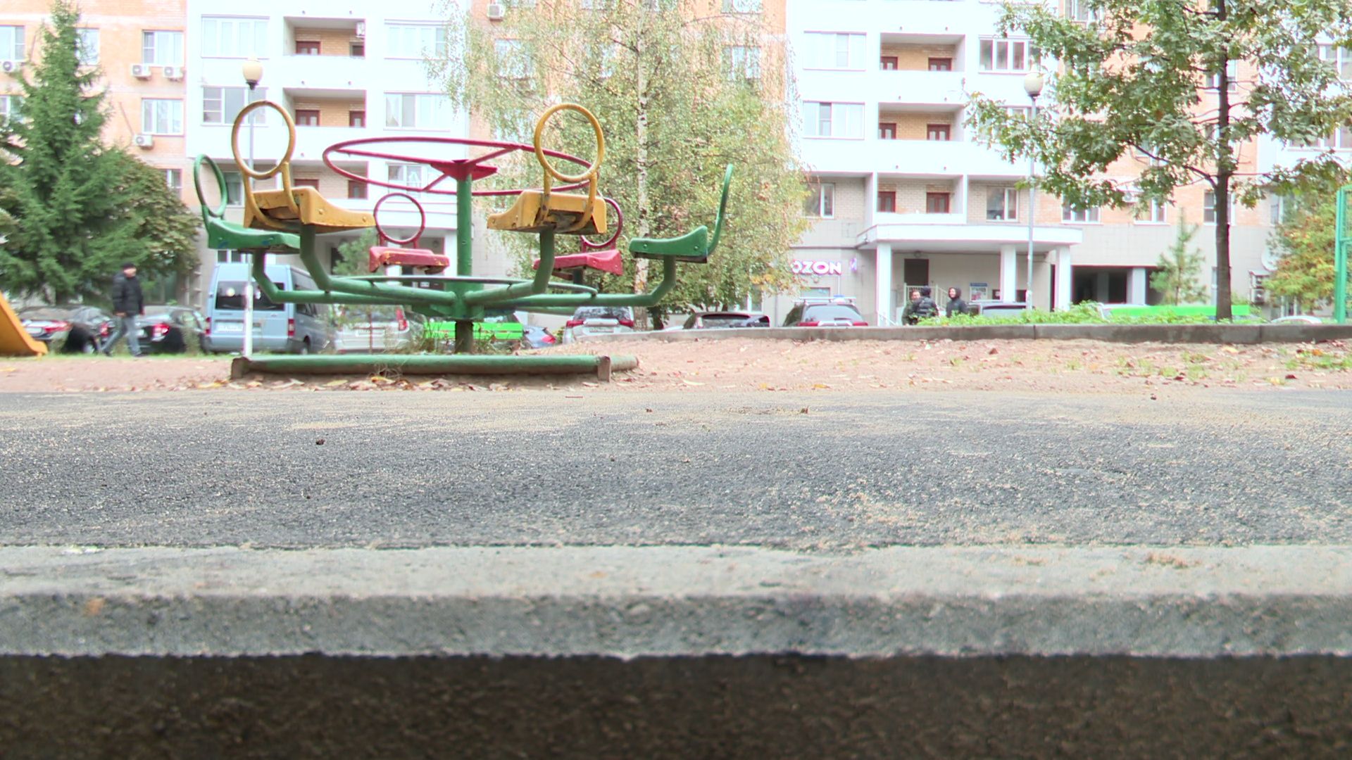 Реутов, новый асфальт, тротуар, проезжая часть, детская площадка,