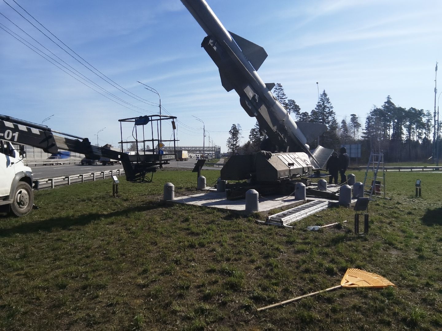 Балашиха, День Победы, Пусковая установка ЗРК С-75, мемориальный комплекс, памятник ВОВ, ветераны, 9 мая, субботник, Месяц чистоты и благоустройства, депутаты