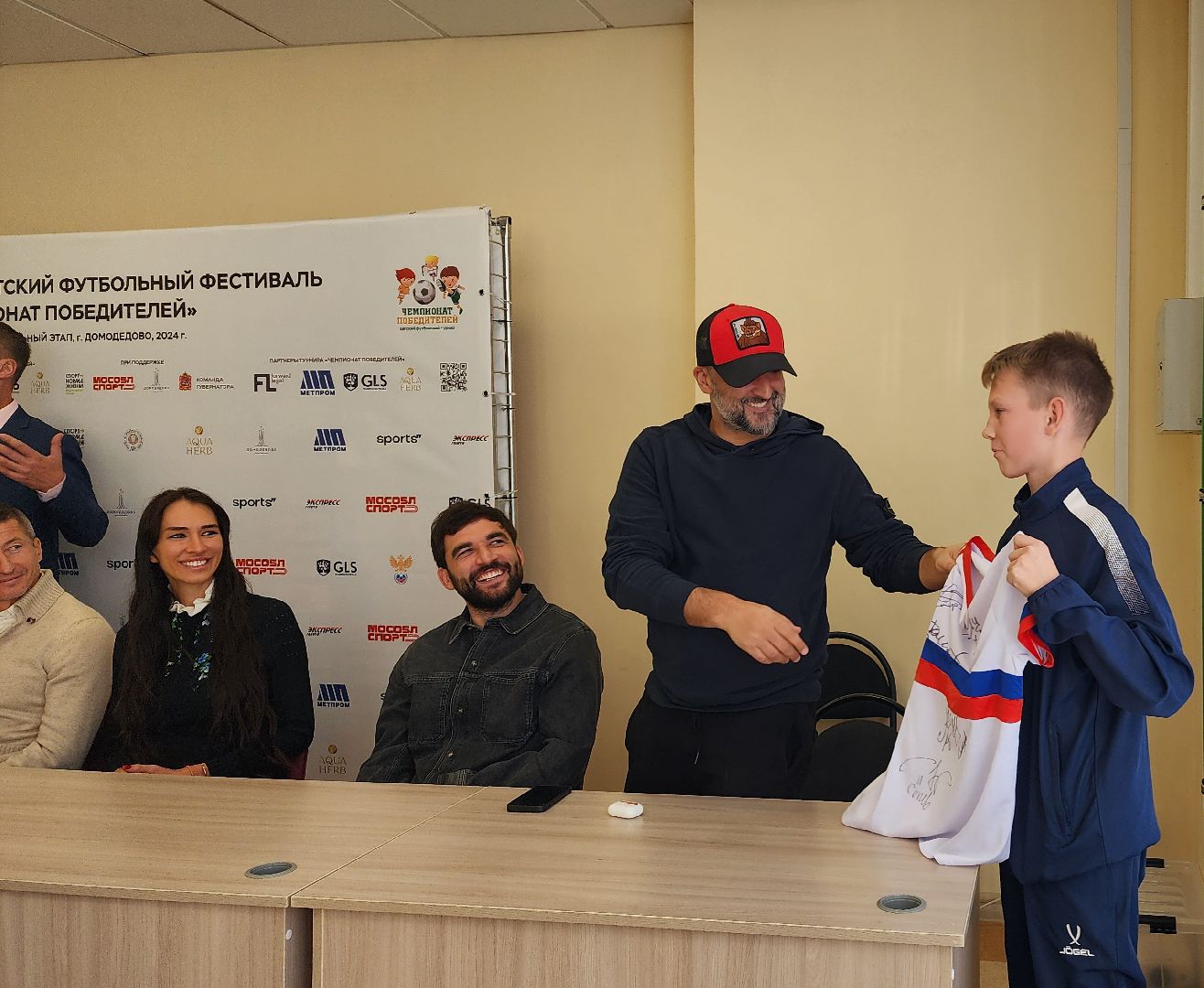 Домодедово, Подмосковье, Футбол, Алан Дзагоев, Евгений Алдонин, Александр Самедов, Дмитрий Сычев, Олег Романцев,