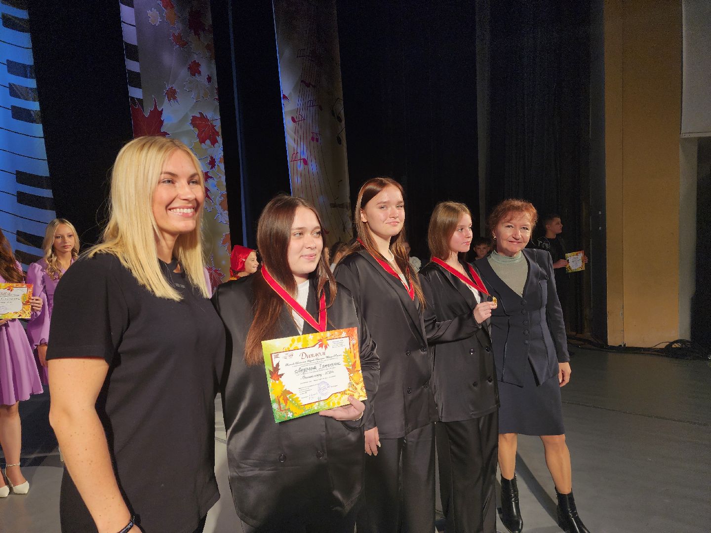 красноармейск, городской округ пушкинский, эстрада, конкурс эстрадной песни, осенний каприз,