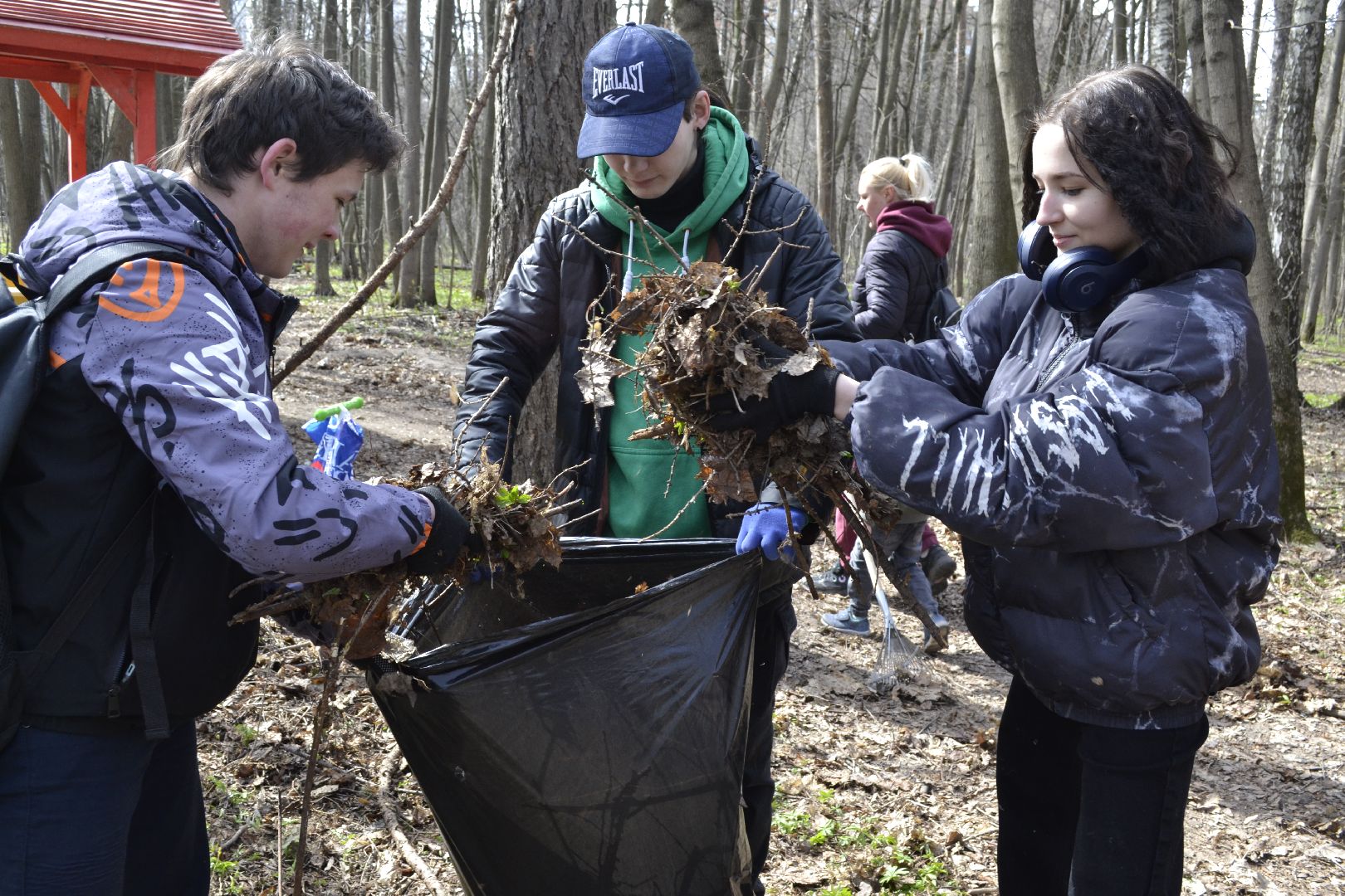 Балашиха, Подмосковье, субботники, лесопарки, Павлинский лесопарк, школьники