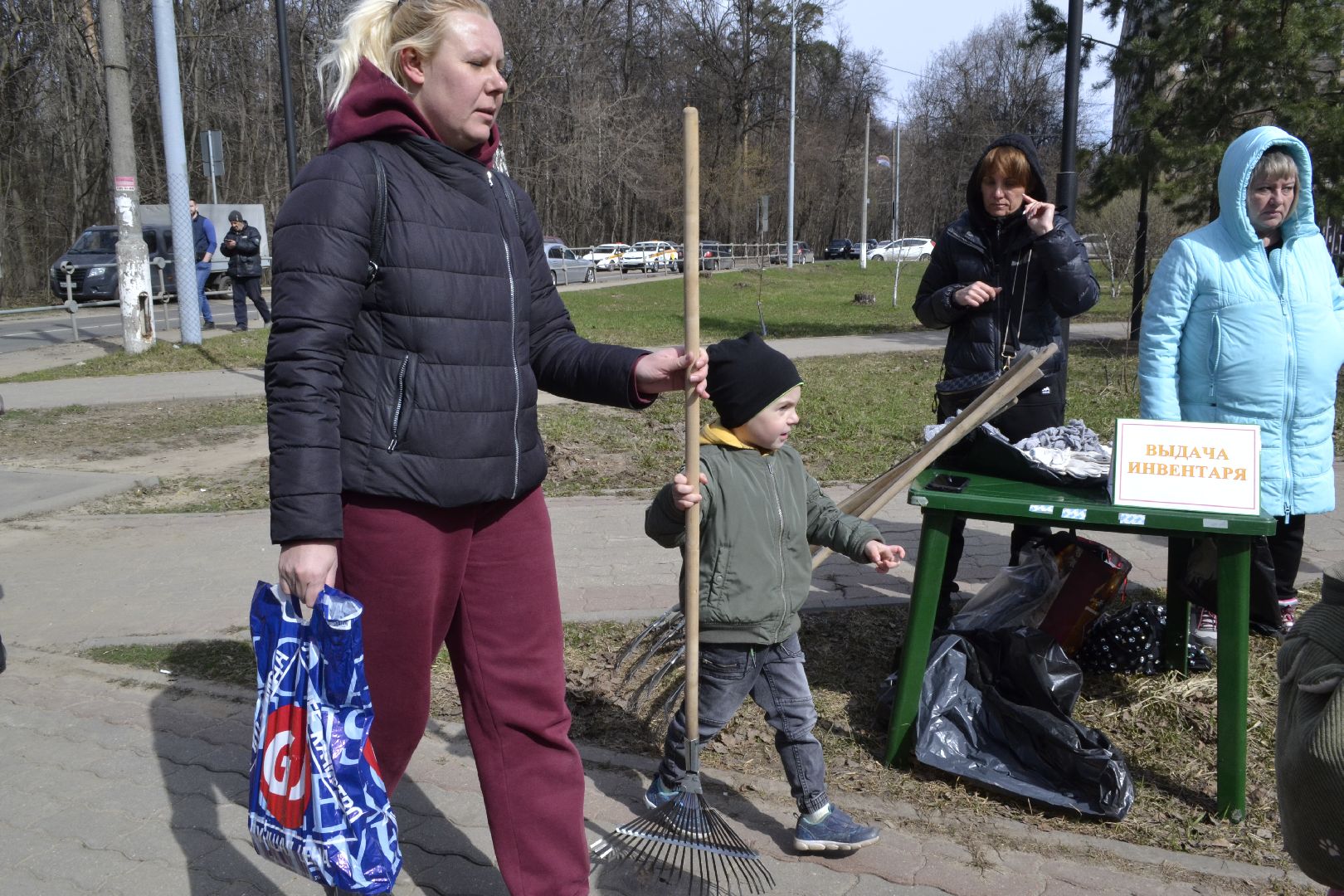 Балашиха, Подмосковье, субботники, лесопарки, Павлинский лесопарк, школьники