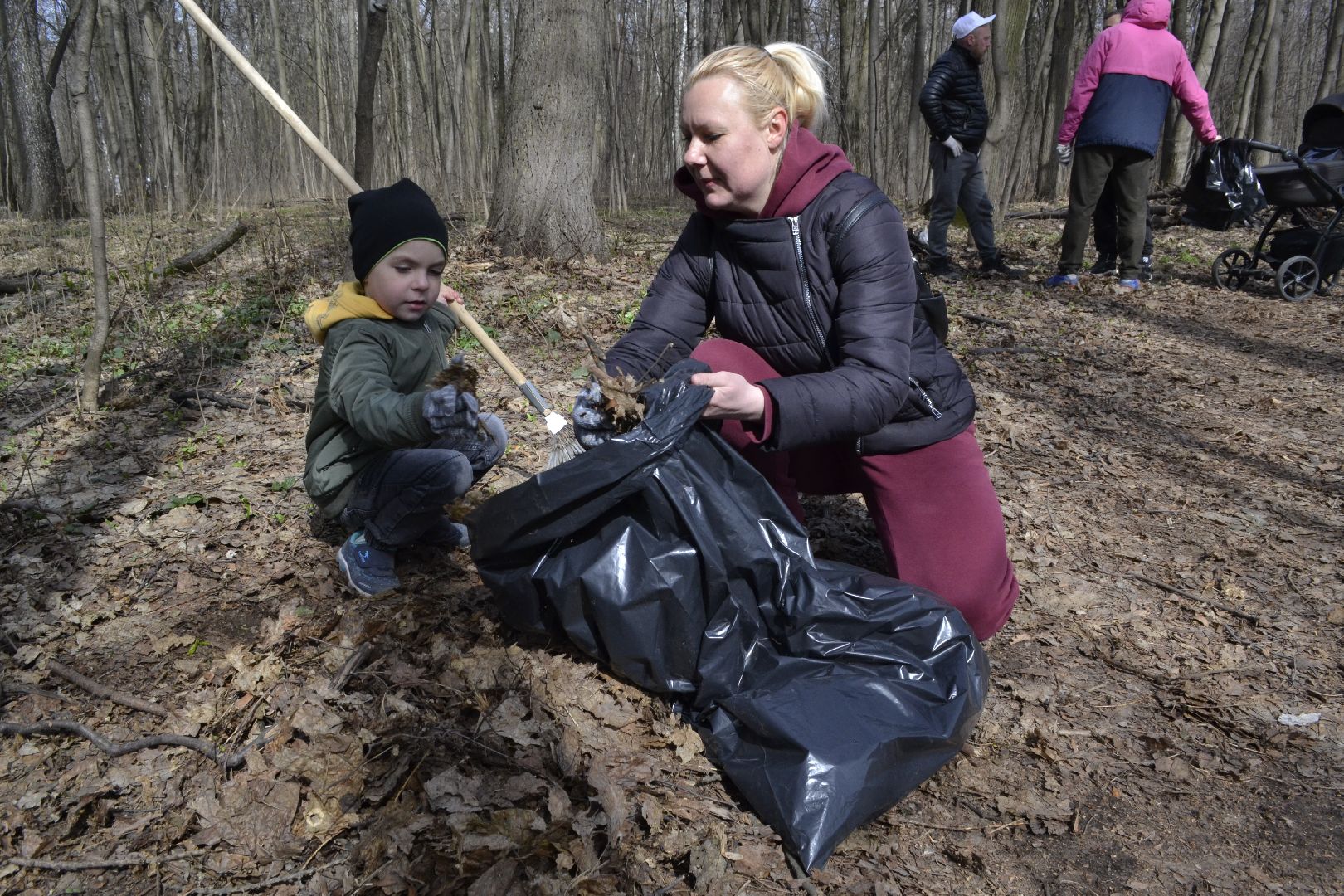 Балашиха, Подмосковье, субботники, лесопарки, Павлинский лесопарк, школьники