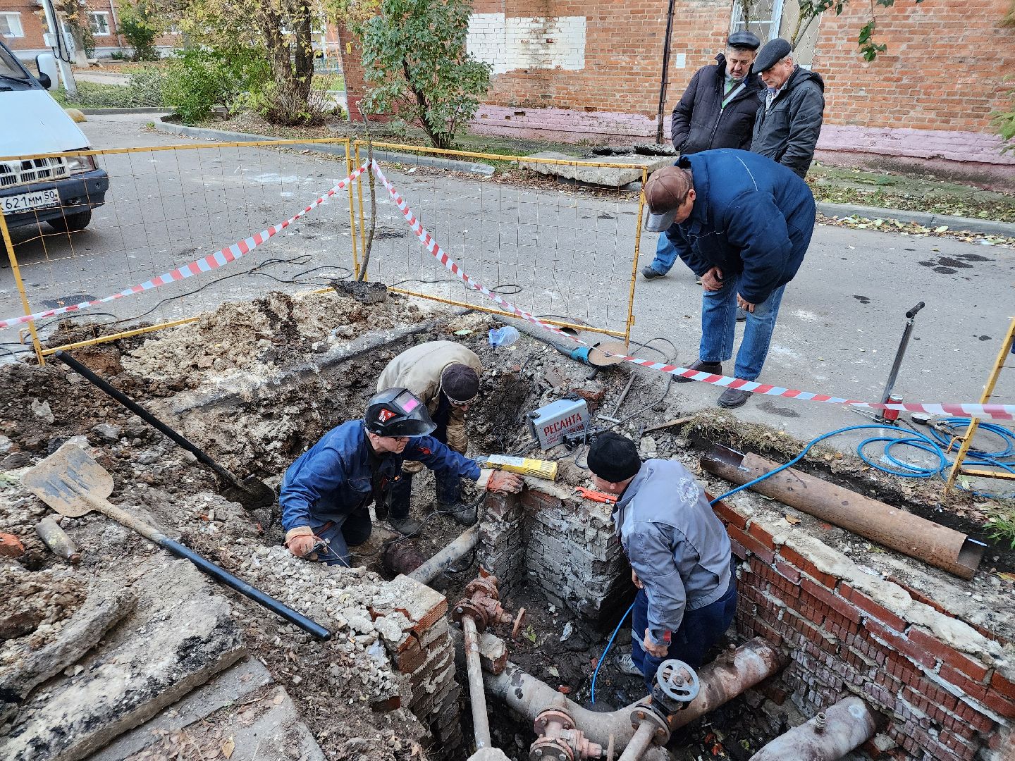 Чехов, улица Полиграфистов, ремонт теплотрассы, устранение утечки теплоносителя, восстановление теплоснабжения, пуск отопления,