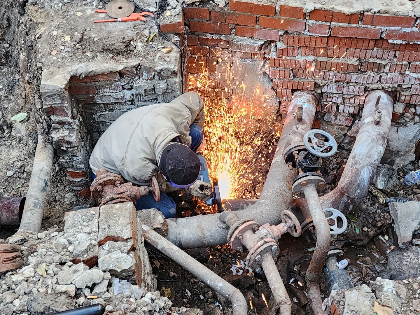 Чехов, улица Полиграфистов, ремонт теплотрассы, устранение утечки теплоносителя, восстановление теплоснабжения, пуск отопления,