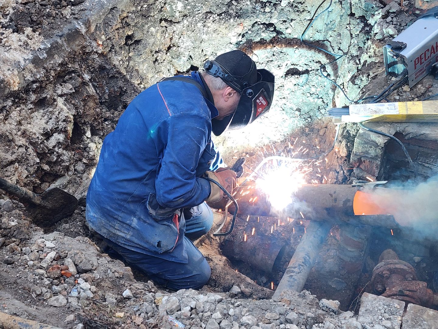 Чехов, улица Полиграфистов, ремонт теплотрассы, устранение утечки теплоносителя, восстановление теплоснабжения, пуск отопления,