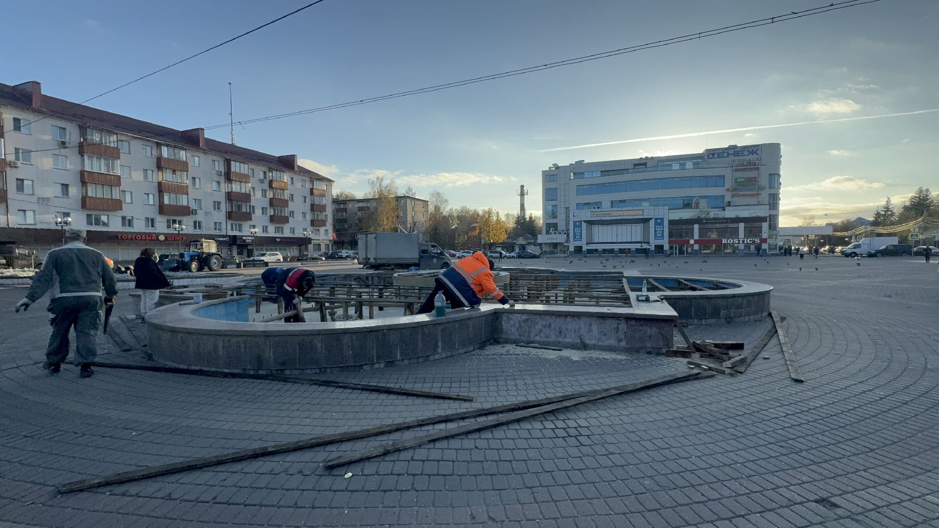 Солнечногорск, Фонтан, Зимний период, Рабочие, Жители,