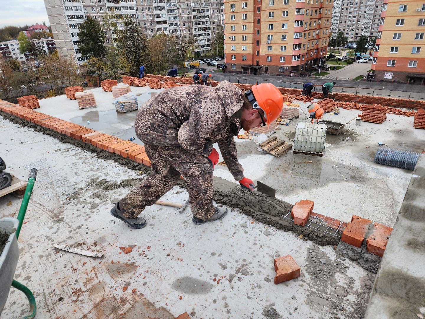 Чехов, школа 3, пристройка, строительство, возведение, обустройство кровли, парапет, наружные сети,