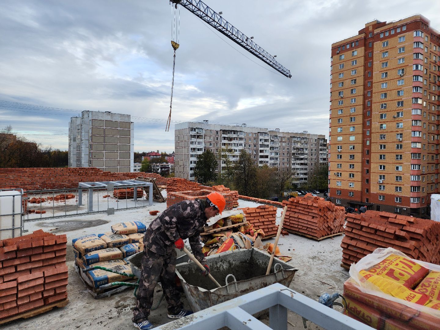 Чехов, школа 3, пристройка, строительство, возведение, обустройство кровли, парапет, наружные сети,