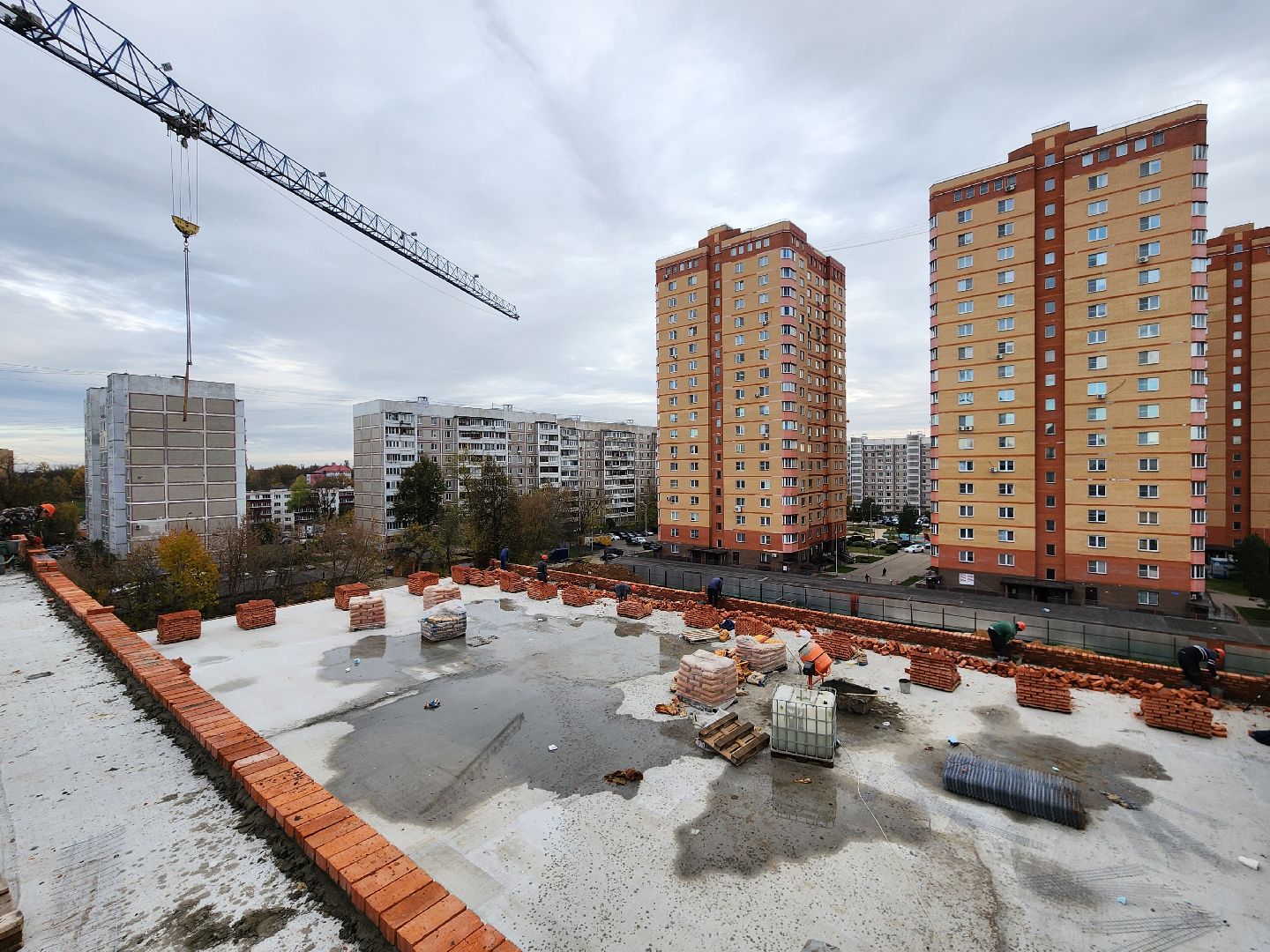 Чехов, школа 3, пристройка, строительство, возведение, обустройство кровли, парапет, наружные сети,