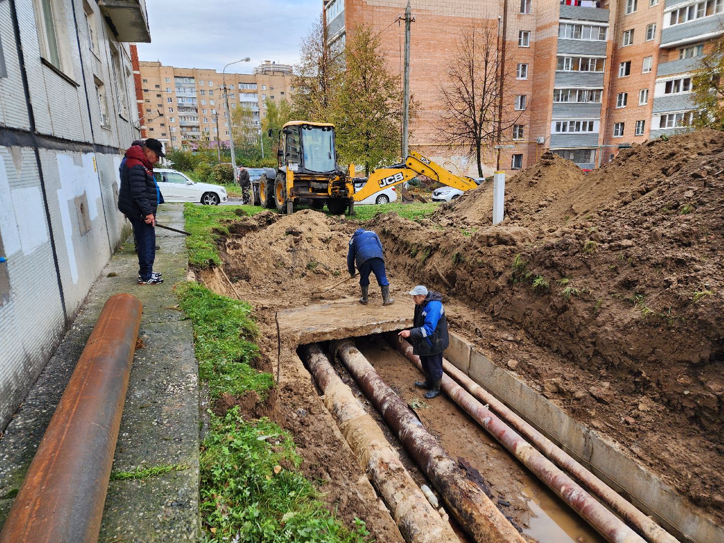 Чехов, ремонт теплотрассы, замена труб отопления, теплоснабжение, устранение протечки теплоносителя, улица Чехова, вишневый бульвар, глава округа Михаил Собакин,