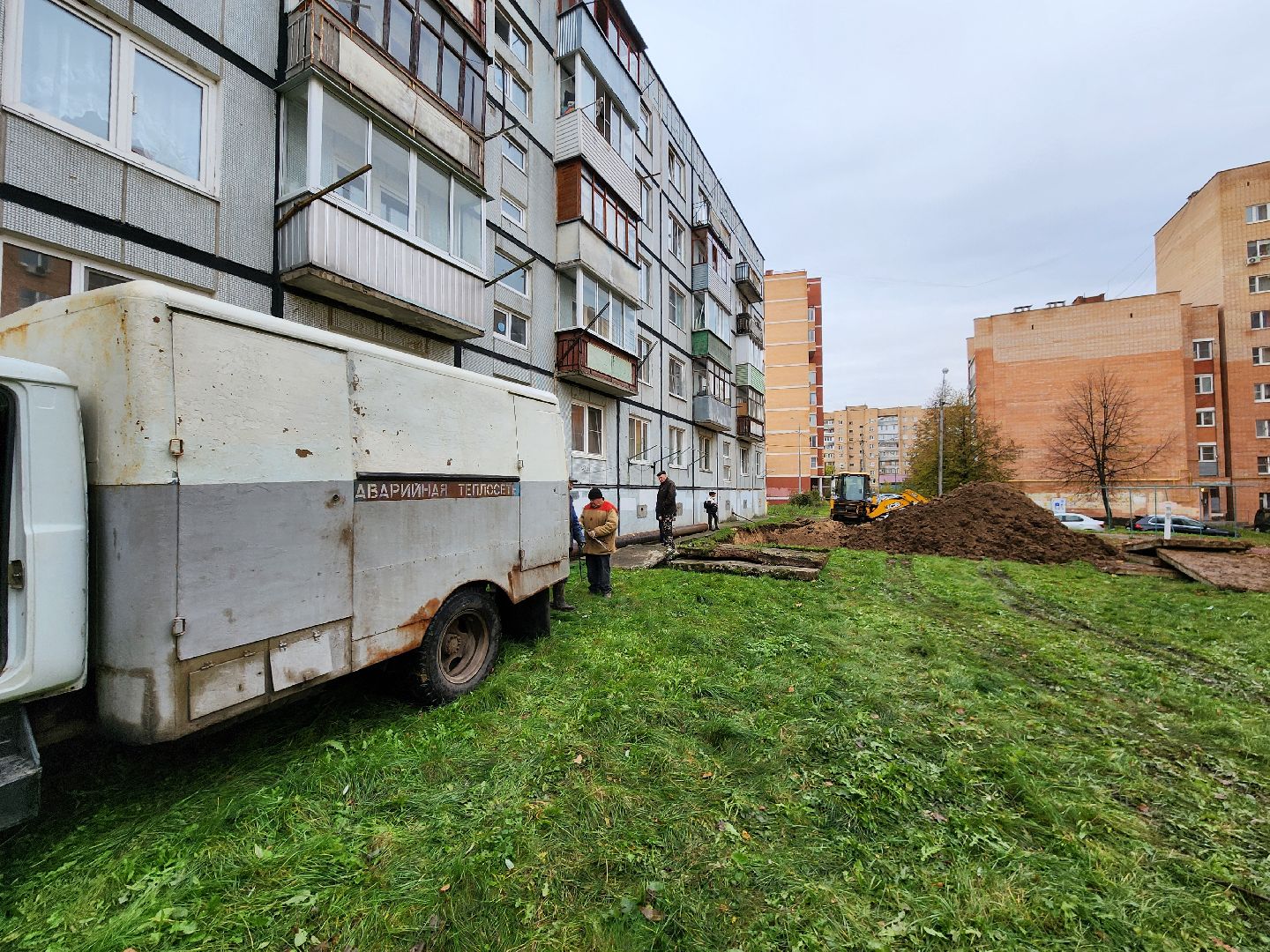 Чехов, ремонт теплотрассы, замена труб отопления, теплоснабжение, устранение протечки теплоносителя, улица Чехова, вишневый бульвар, глава округа Михаил Собакин,