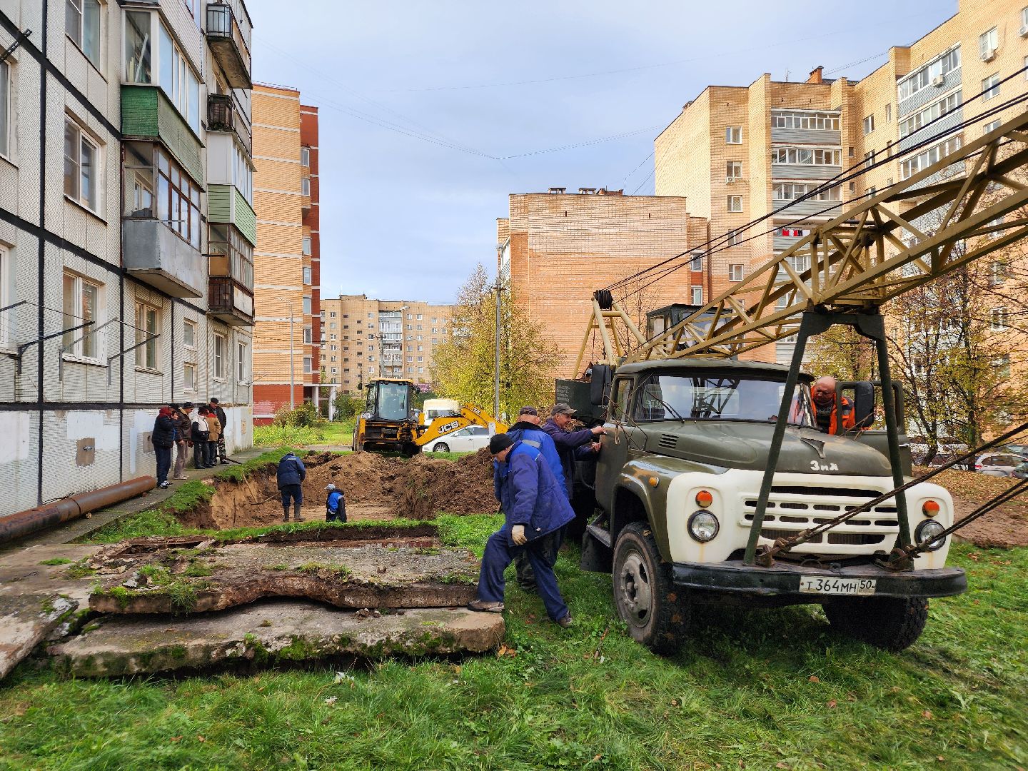 Чехов, ремонт теплотрассы, замена труб отопления, теплоснабжение, устранение протечки теплоносителя, улица Чехова, вишневый бульвар, глава округа Михаил Собакин,