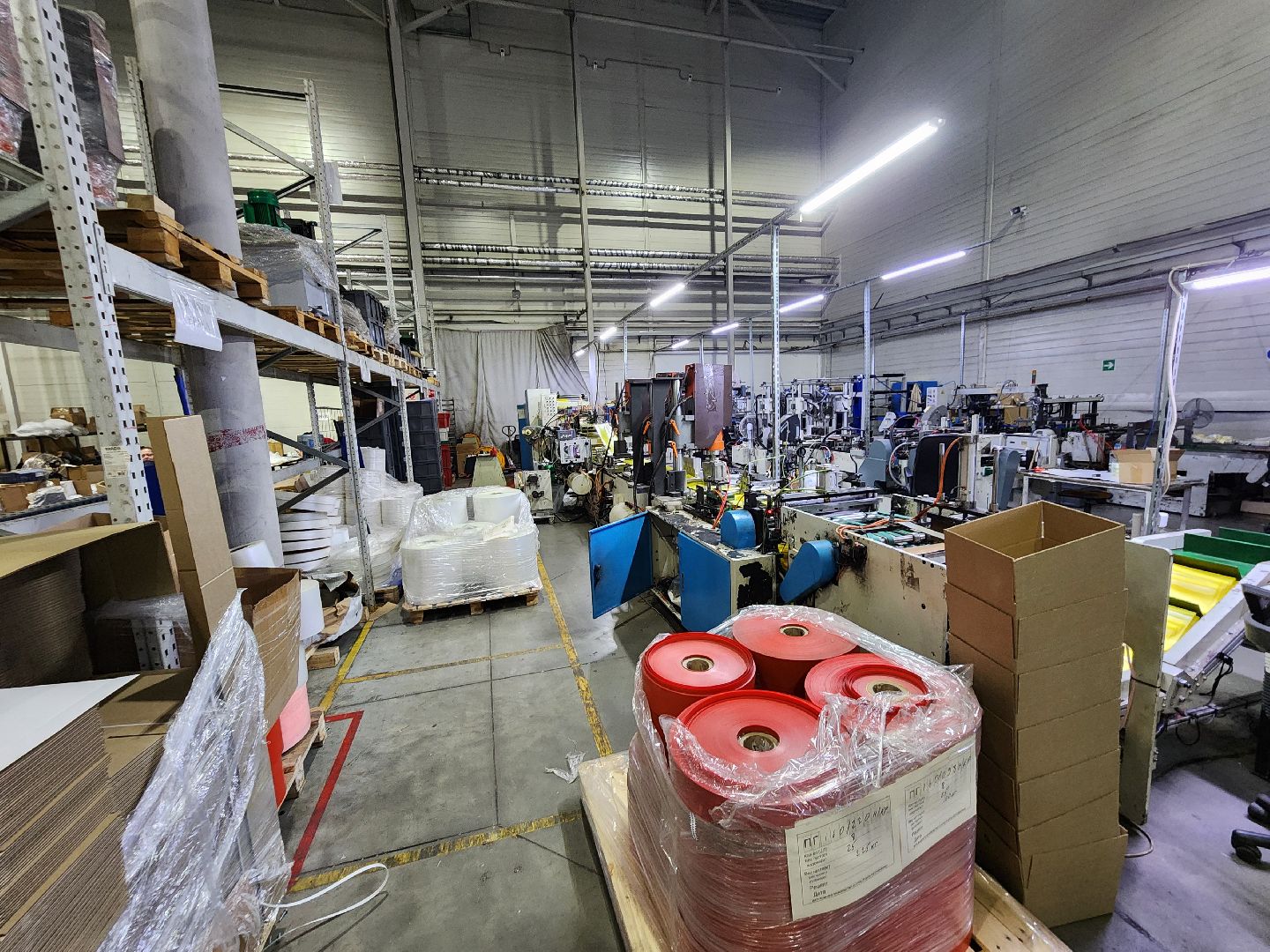 Чехов, мебельная фабрика Бюрократ, производство канцелярских товаров, изготовление канцтоваров, папки, файлы, канцтовары из пластика, развитие производства,