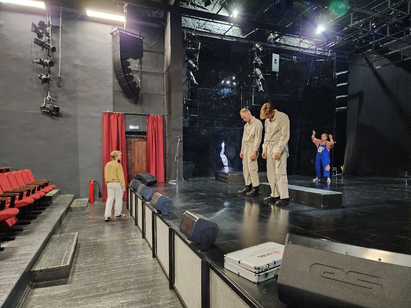 Подольск, Культура, Спектакль, А зори здесь тихие, подольский драматический театр,