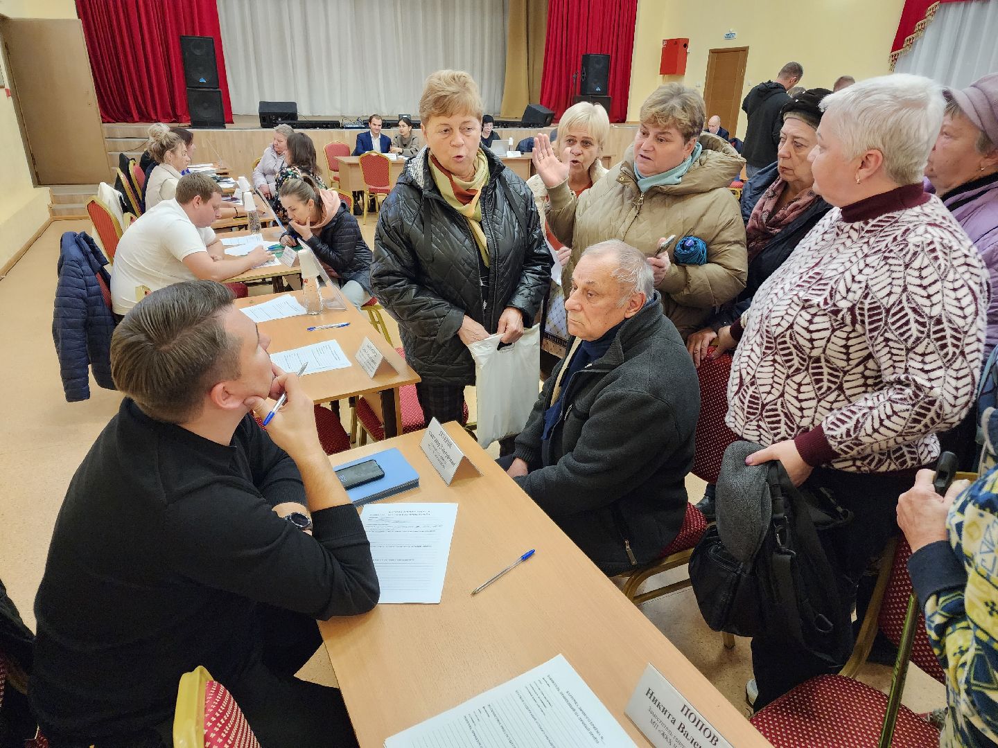 Чехов, село Троицкое, выездная администрация, встреча с жителями, обращения граждан, освещение, уборка территорий, оплата коммунальных услуг, глава округа михаил собакин,