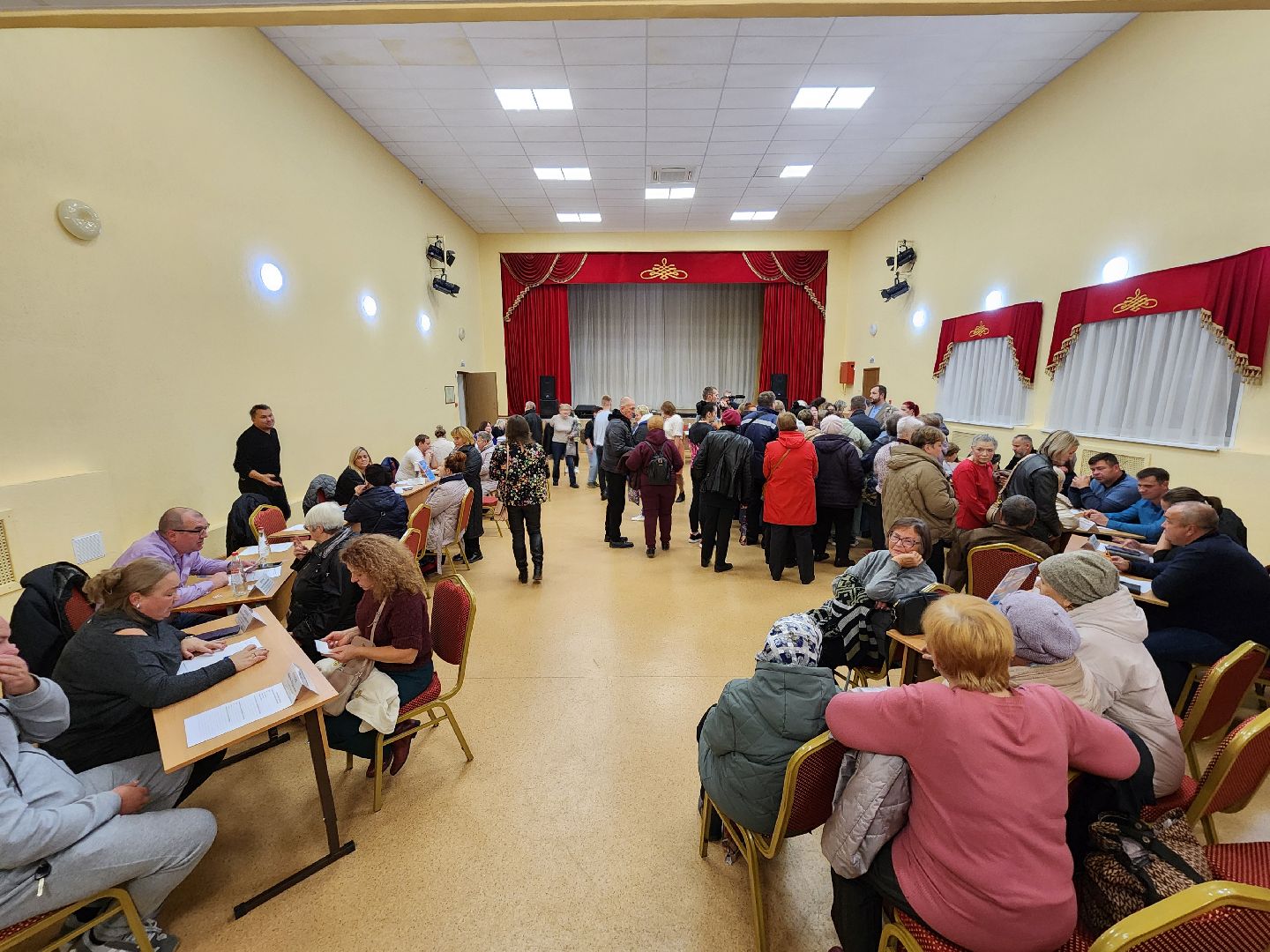 Чехов, село Троицкое, выездная администрация, встреча с жителями, обращения граждан, освещение, уборка территорий, оплата коммунальных услуг, глава округа михаил собакин,