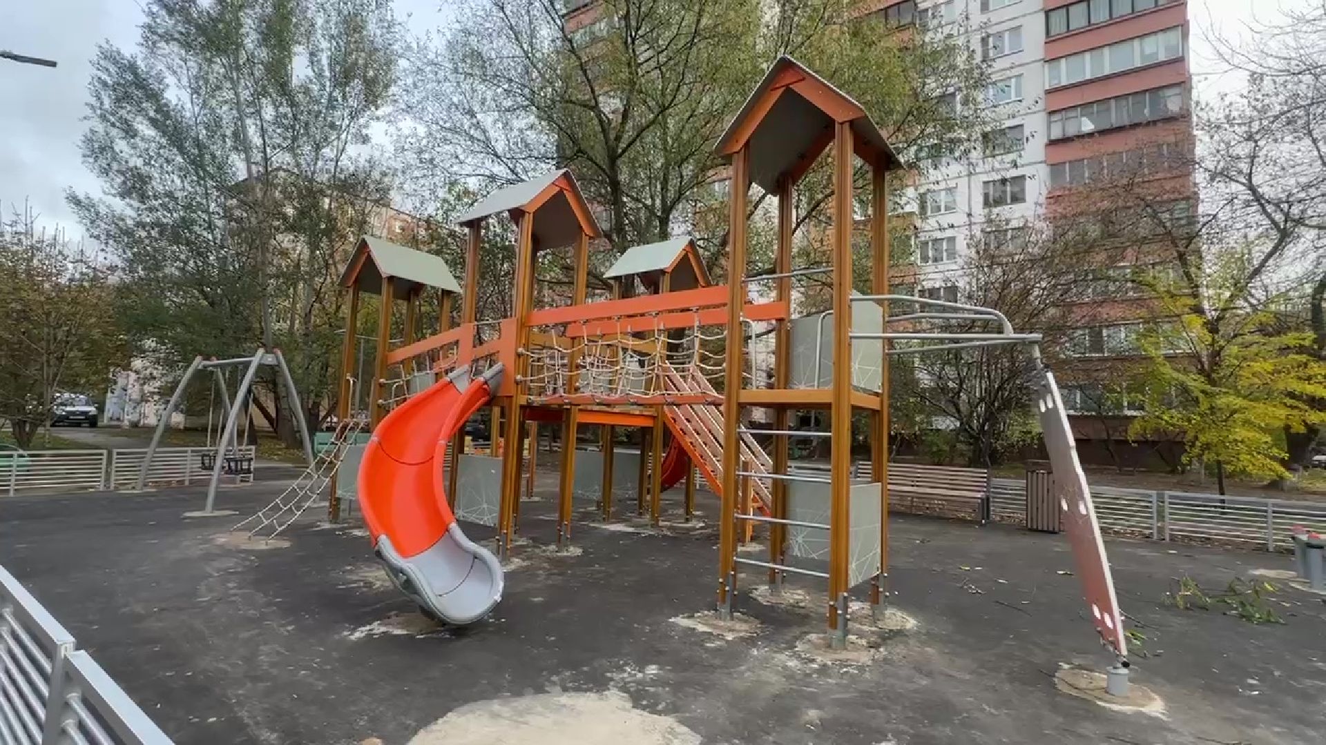 Реутов, добродел, жалобы, детская площадка, качели, горки, спорт,