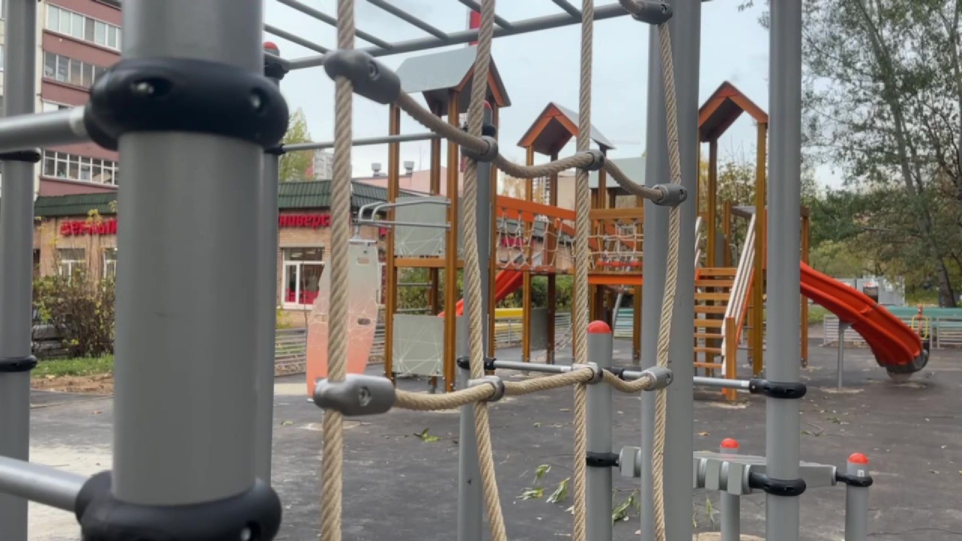 Реутов, добродел, жалобы, детская площадка, качели, горки, спорт,