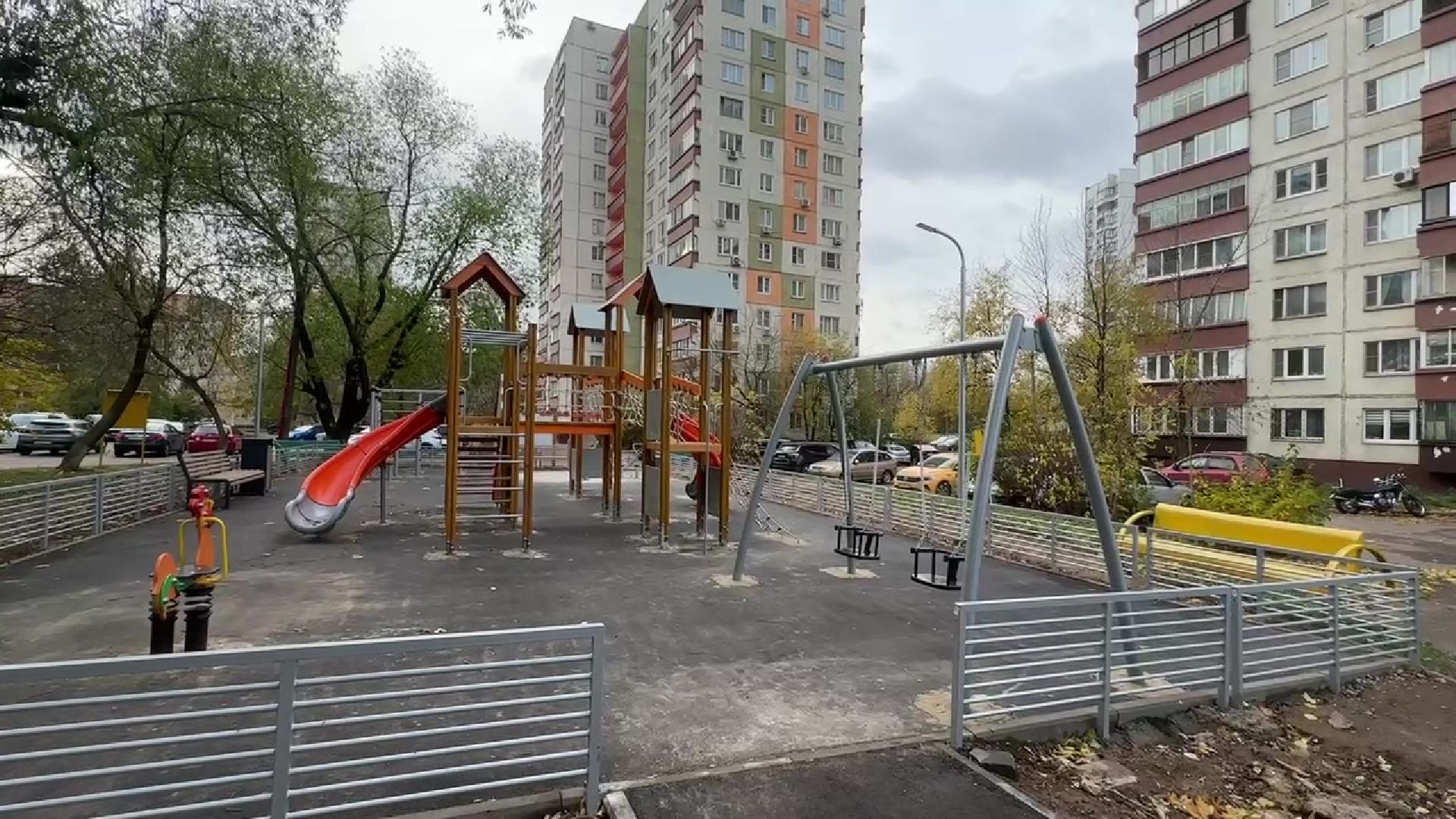 Реутов, добродел, жалобы, детская площадка, качели, горки, спорт,