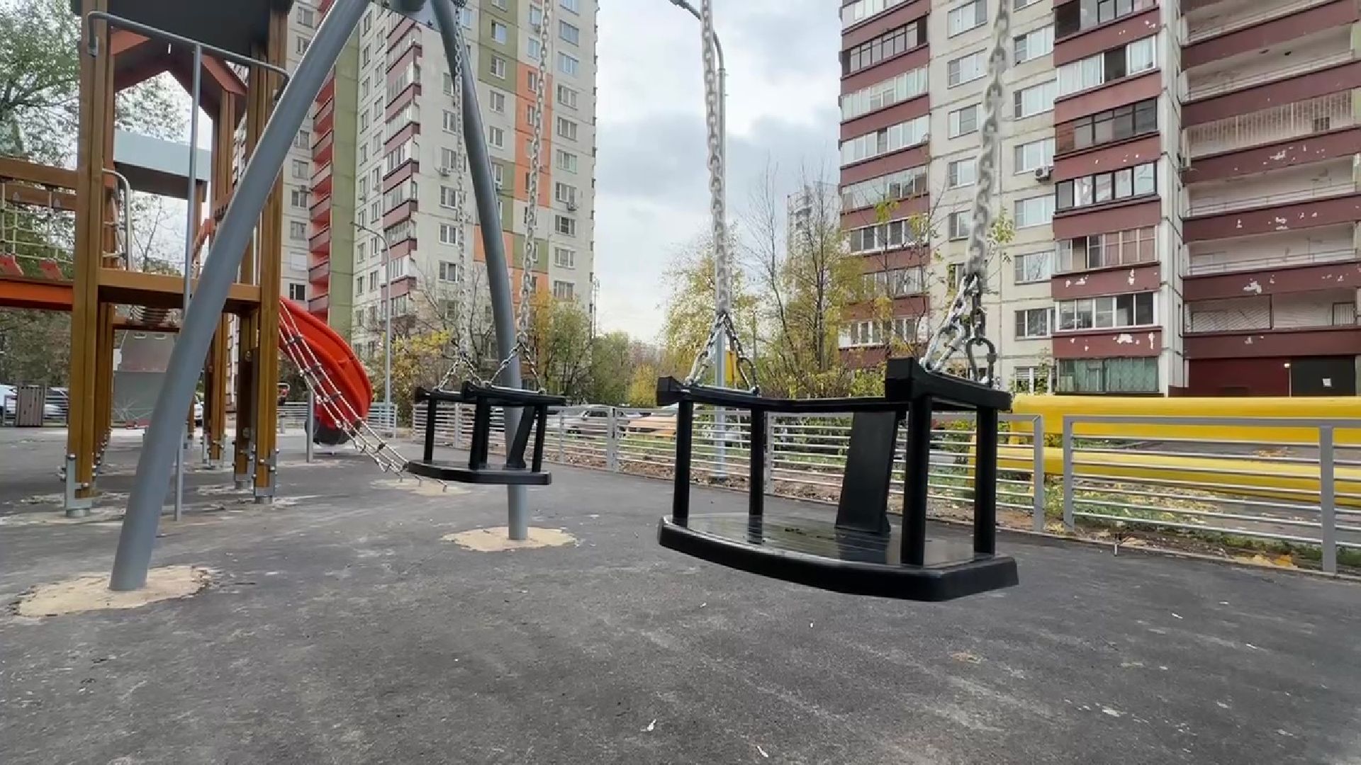 Реутов, добродел, жалобы, детская площадка, качели, горки, спорт,