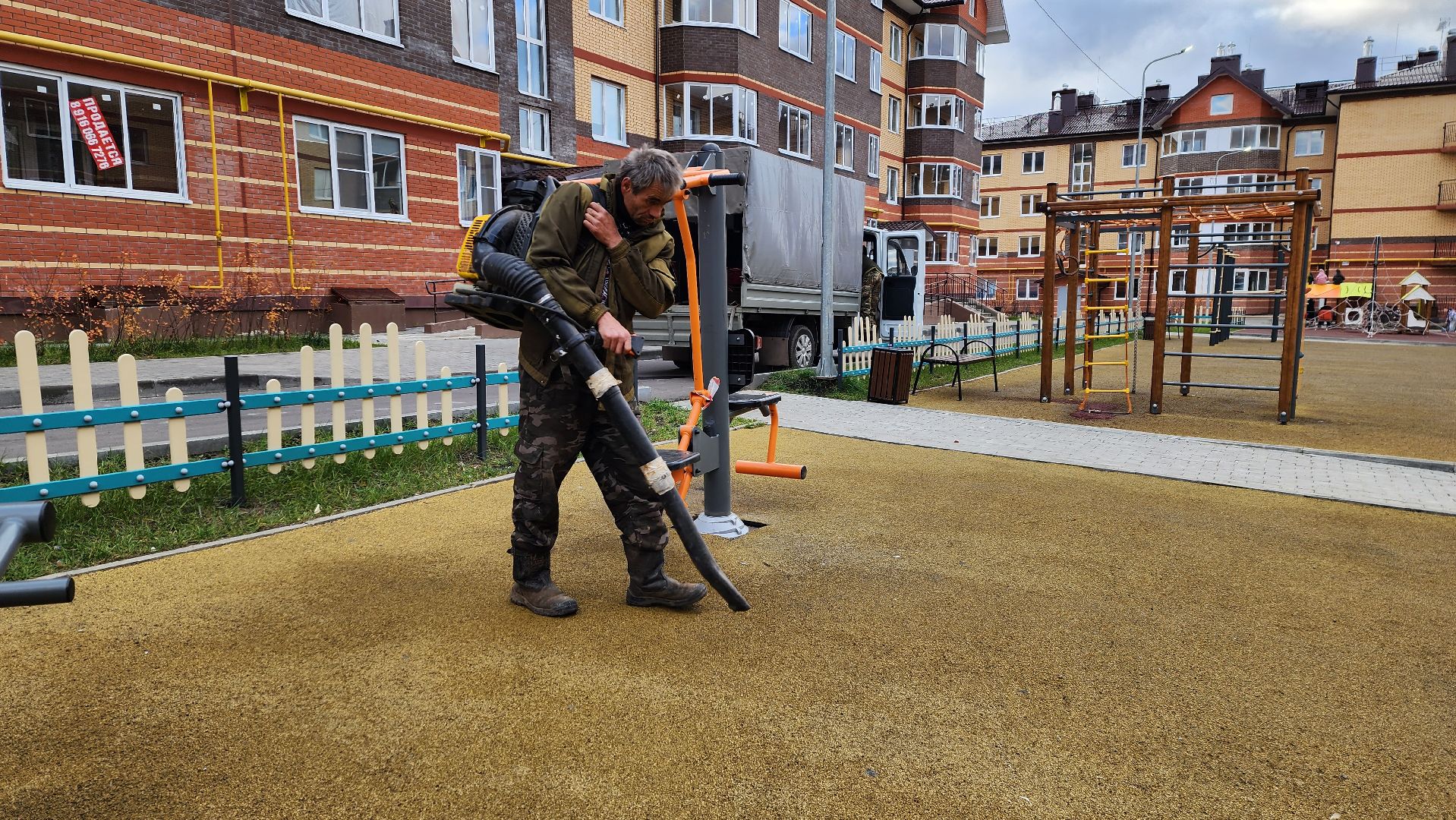 спортивная площадка, спорт - это жизнь, общество,