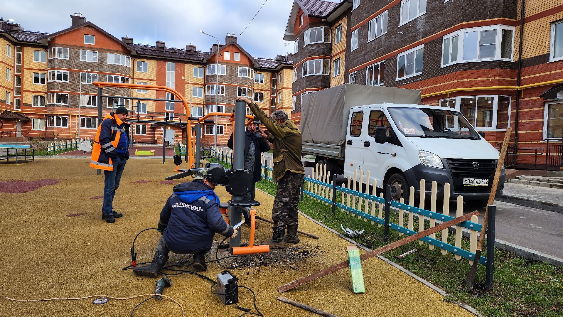 спортивная площадка, спорт - это жизнь, общество,