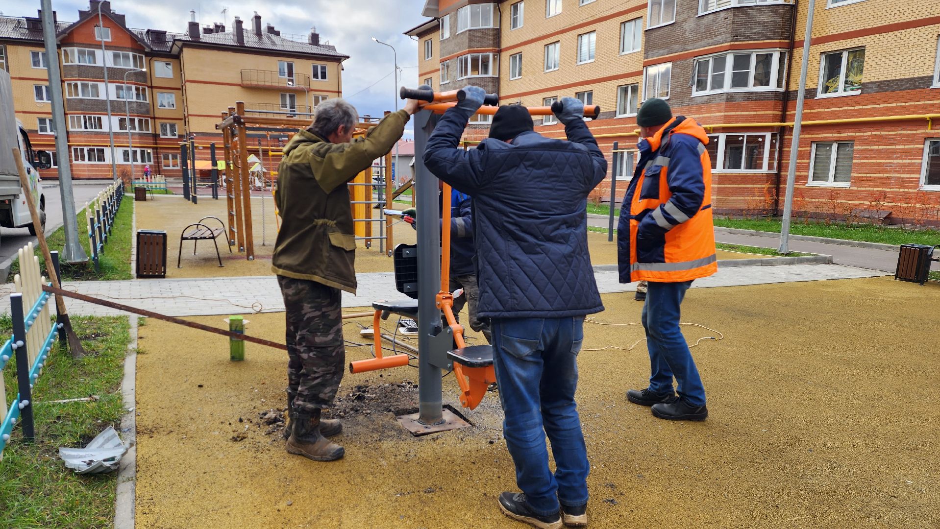 спортивная площадка, спорт - это жизнь, общество,