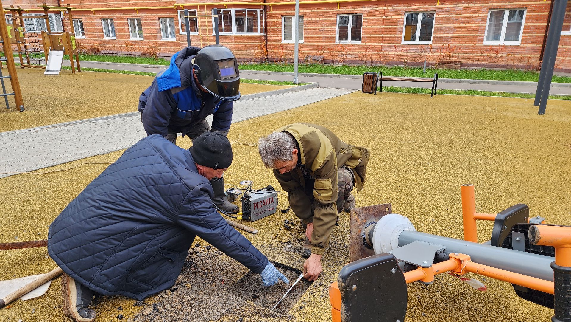 спортивная площадка, спорт - это жизнь, общество,