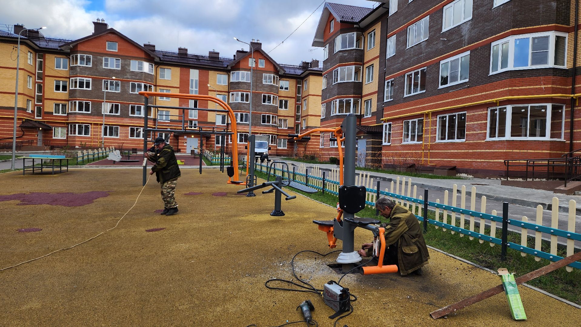 спортивная площадка, спорт - это жизнь, общество,