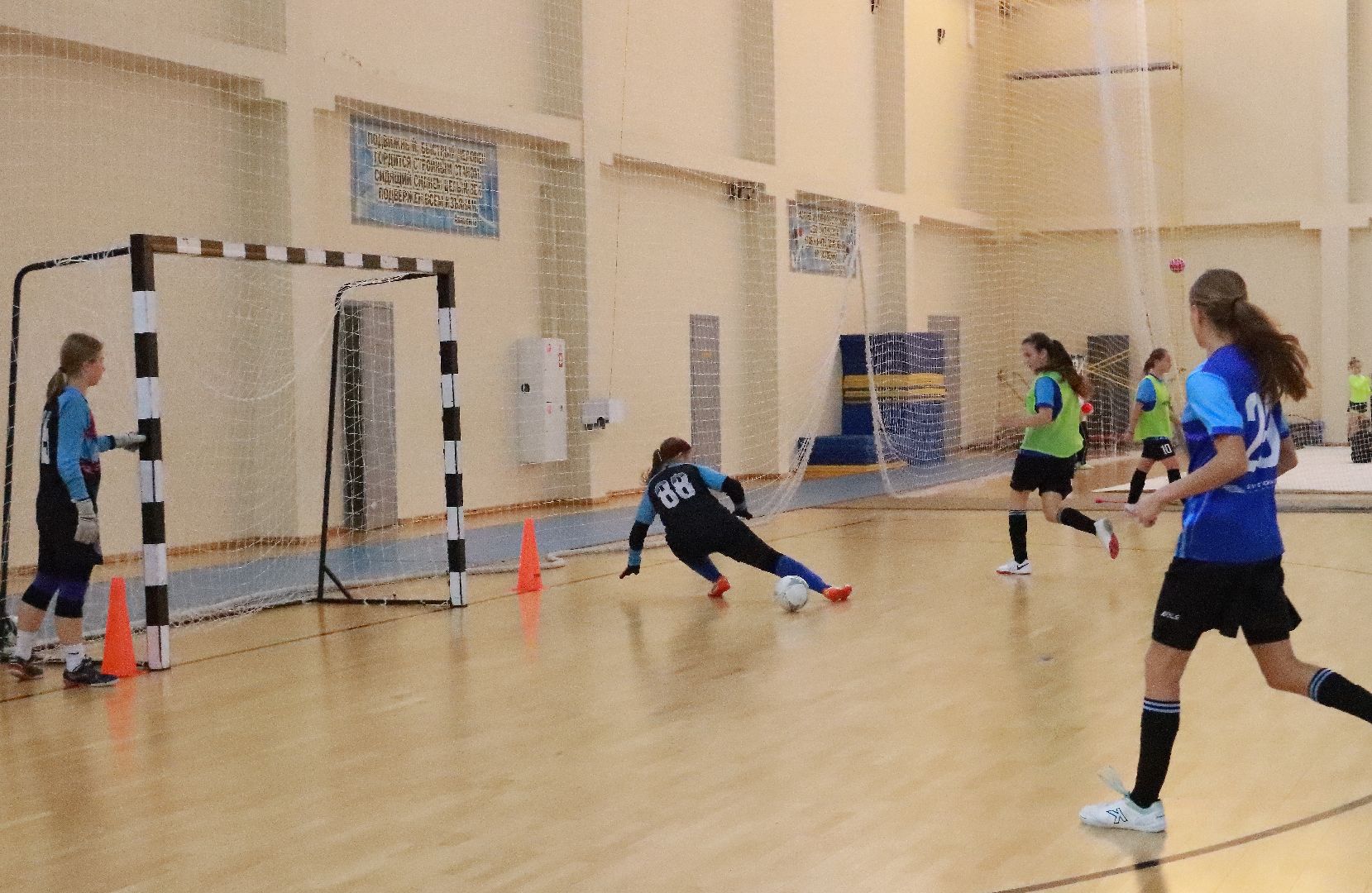 спорт, женский футбол, первенство московской области, тренер,