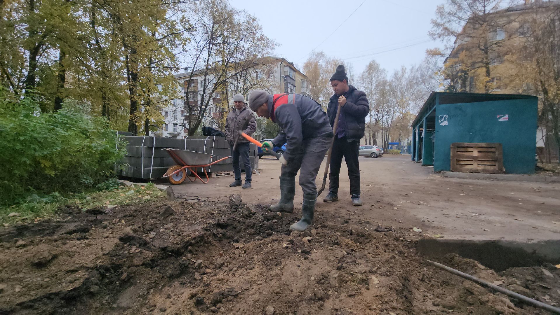 Благоустройство, ремонт дорог во дворах, тротуар,
