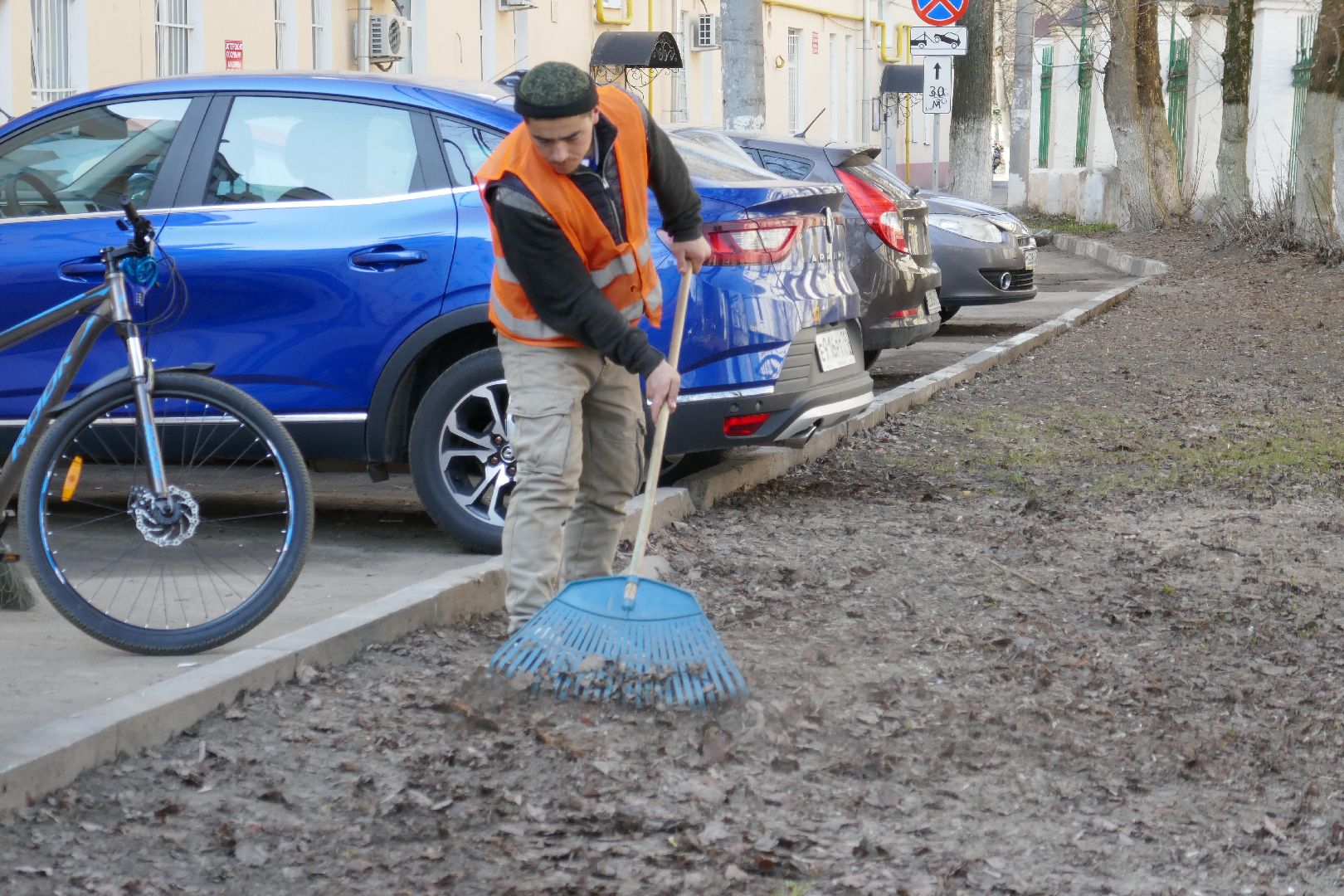 Подольск, благоустройство, скамейки, коммунальные службы