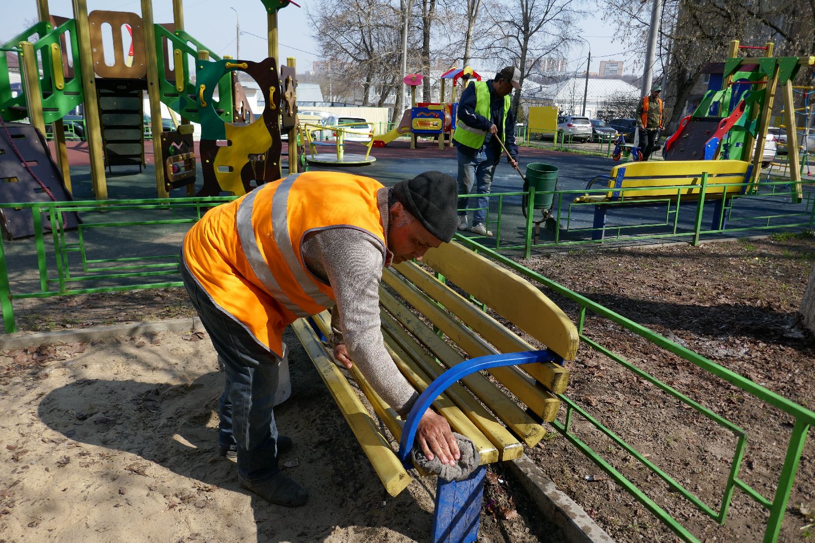 Подольск, благоустройство, скамейки, коммунальные службы