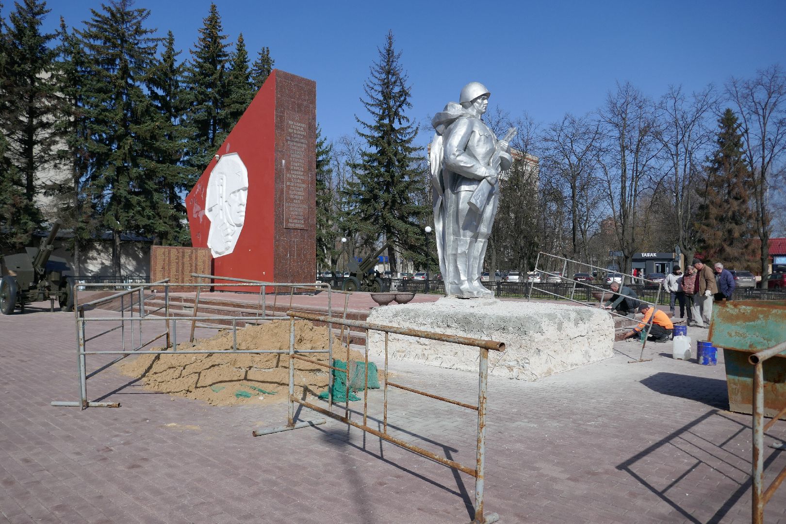 Подольск, мемориал, благоустройство, субботник