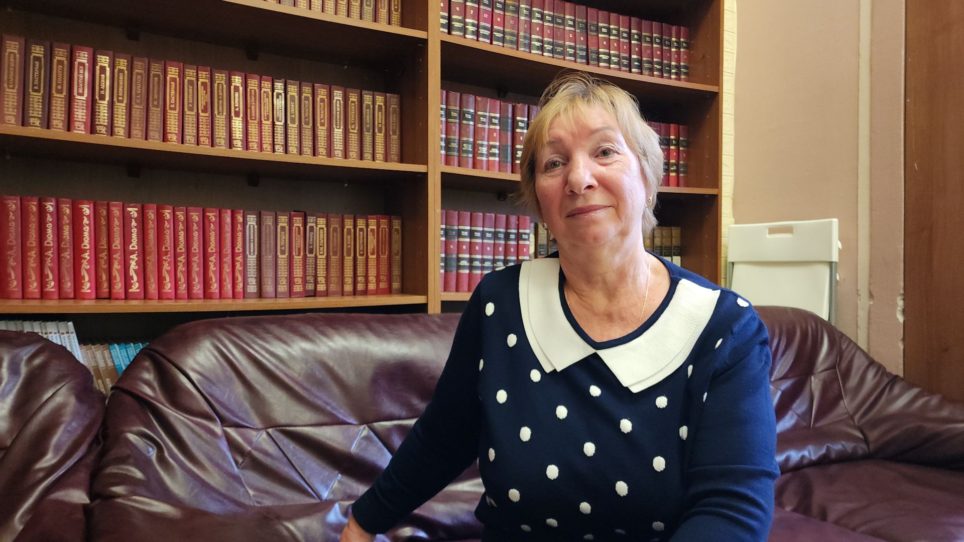 электросталь, культура подмосковья, культура электростали, художник, библиотека, библиотека паустовского, выставка картин,