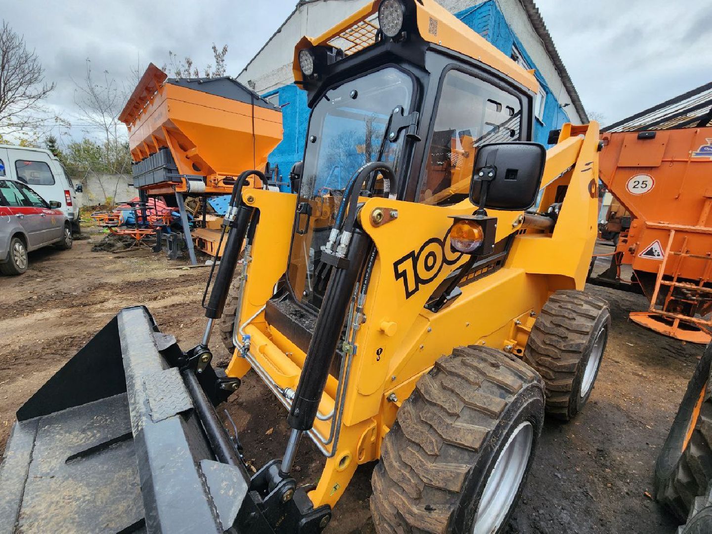 можайск, можайский городской округ, подмосковье, уборка снега, новая техника, губернатор мо, обновления парка техники, трактор, зима, содержание дорог,
