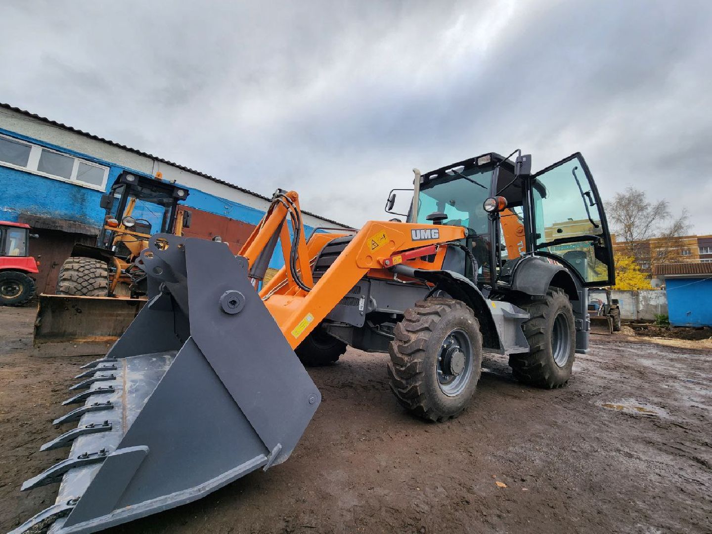 можайск, можайский городской округ, подмосковье, уборка снега, новая техника, губернатор мо, обновления парка техники, трактор, зима, содержание дорог,