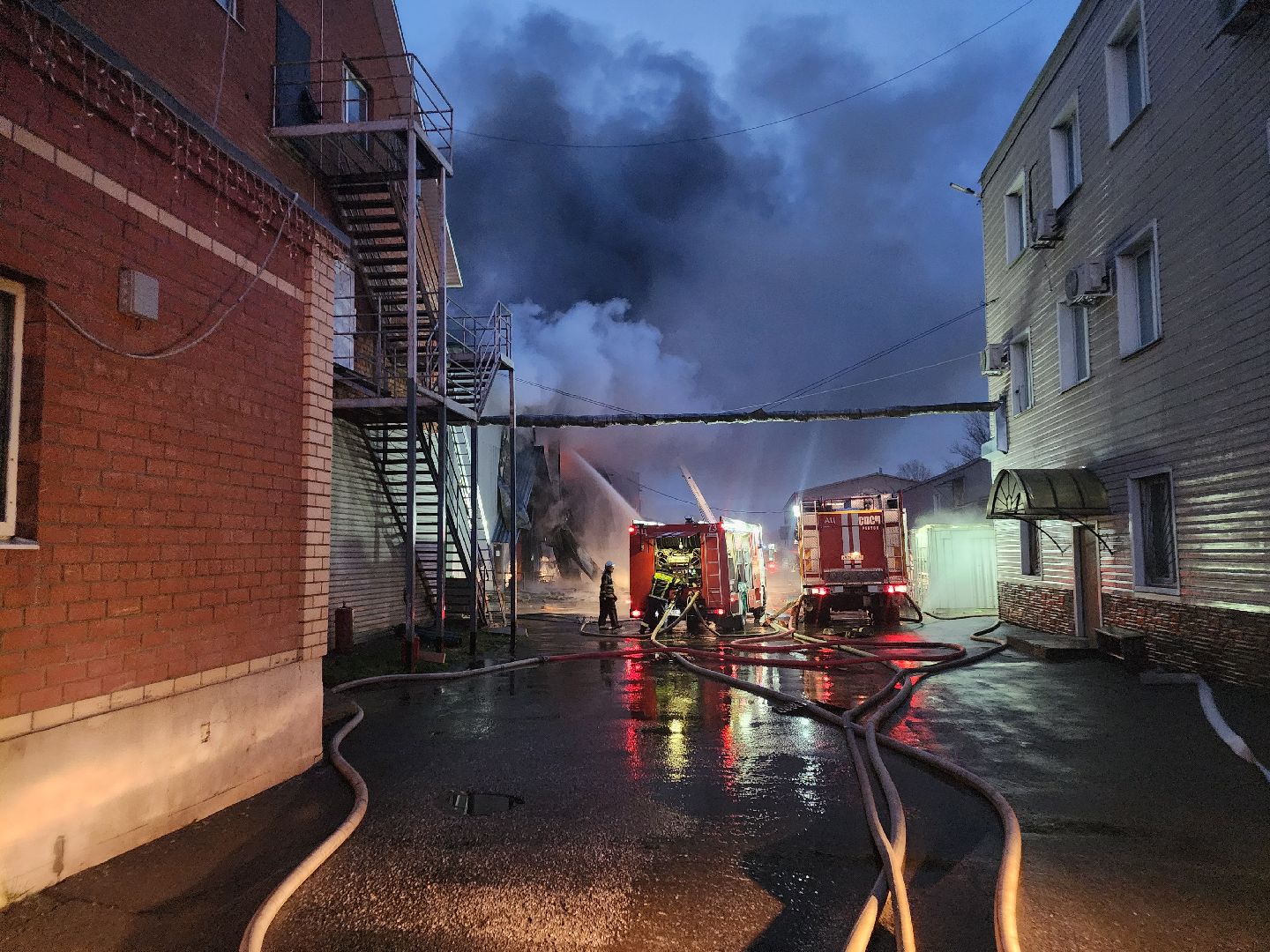 долгопрудный, пожар, склад, удобрения, мчс,