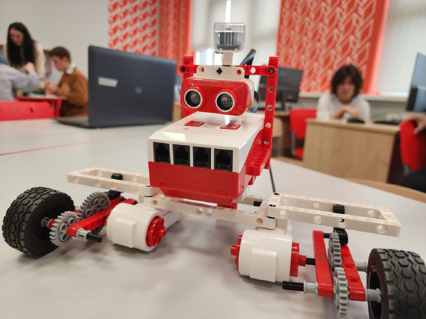 можайск, можайский городской округ, подмосковье, образование, образование в подмосковье, образование в можайске,точка роста, нацпроект, современная школа, образовательный центр, дети, школьники, гимназия 4,