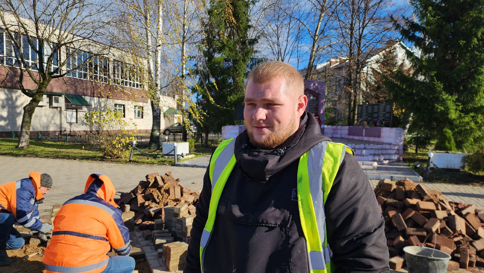 ремонт тротуара, благоустройство, брусчатка,