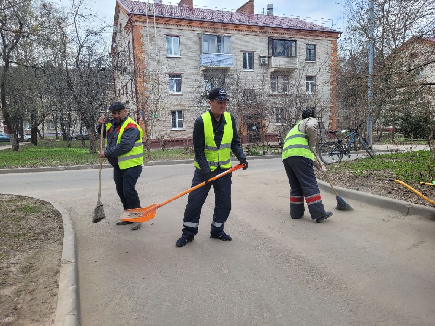 благоустройство, мойка, лавочки, скамейки, уборки