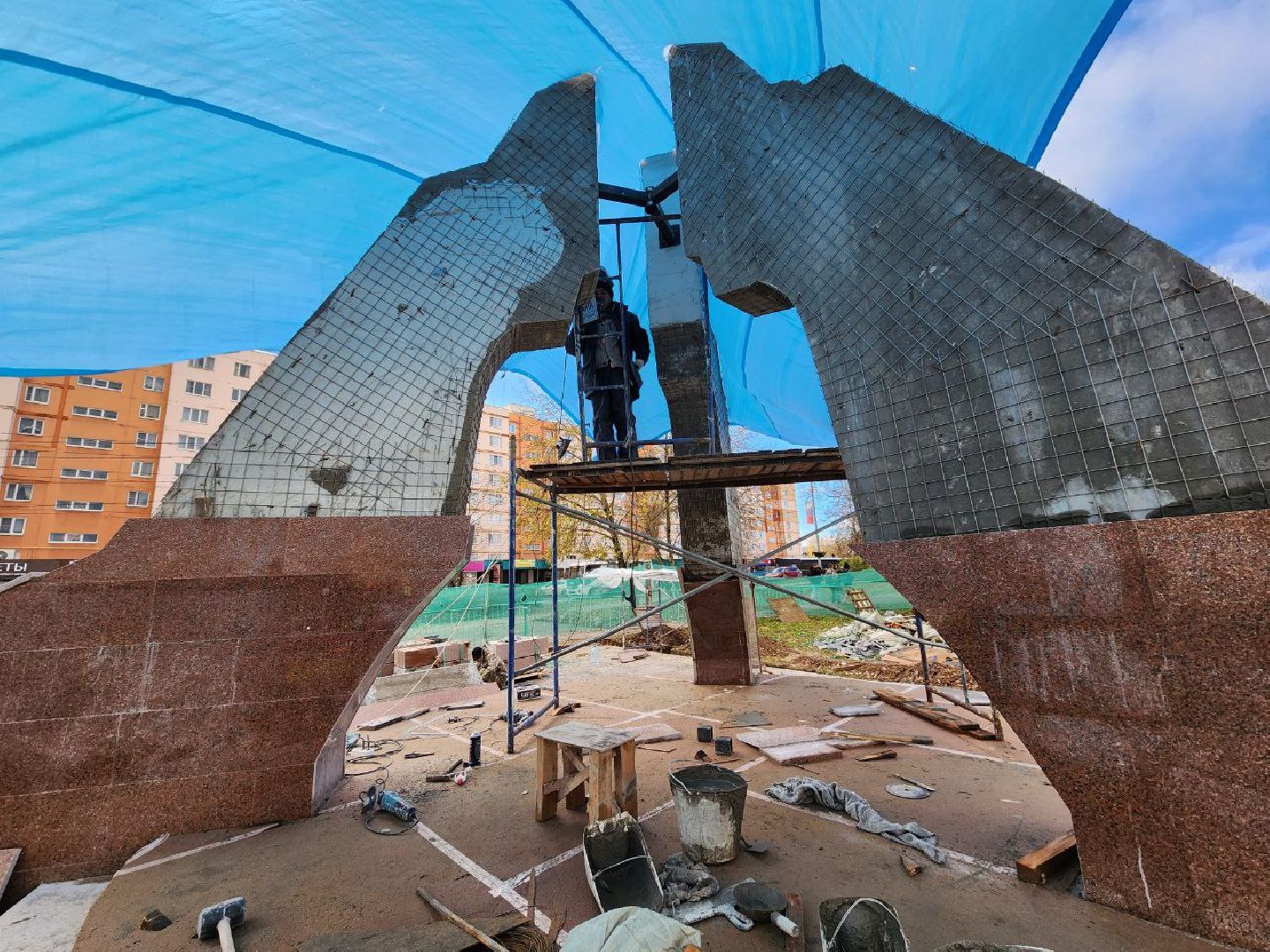 можайск, можайский городской округ, подмосковье, памятник, памятника Ветеранам локальных войн и военных конфликтов, возведение памятника, память, благоустройство, работы, вертикалки,