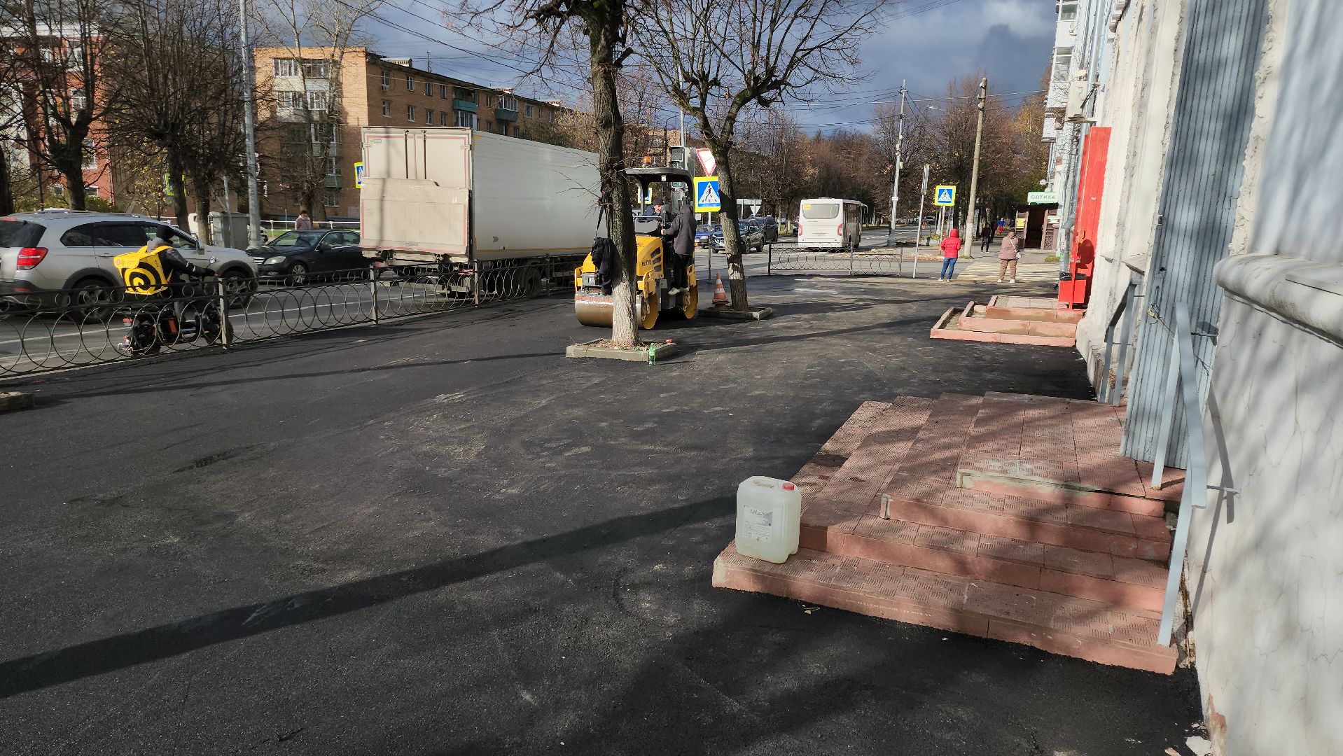 серпухов, подмосковье, благоустройство, укладка асфальта, проезд Мишина, вертикалки,