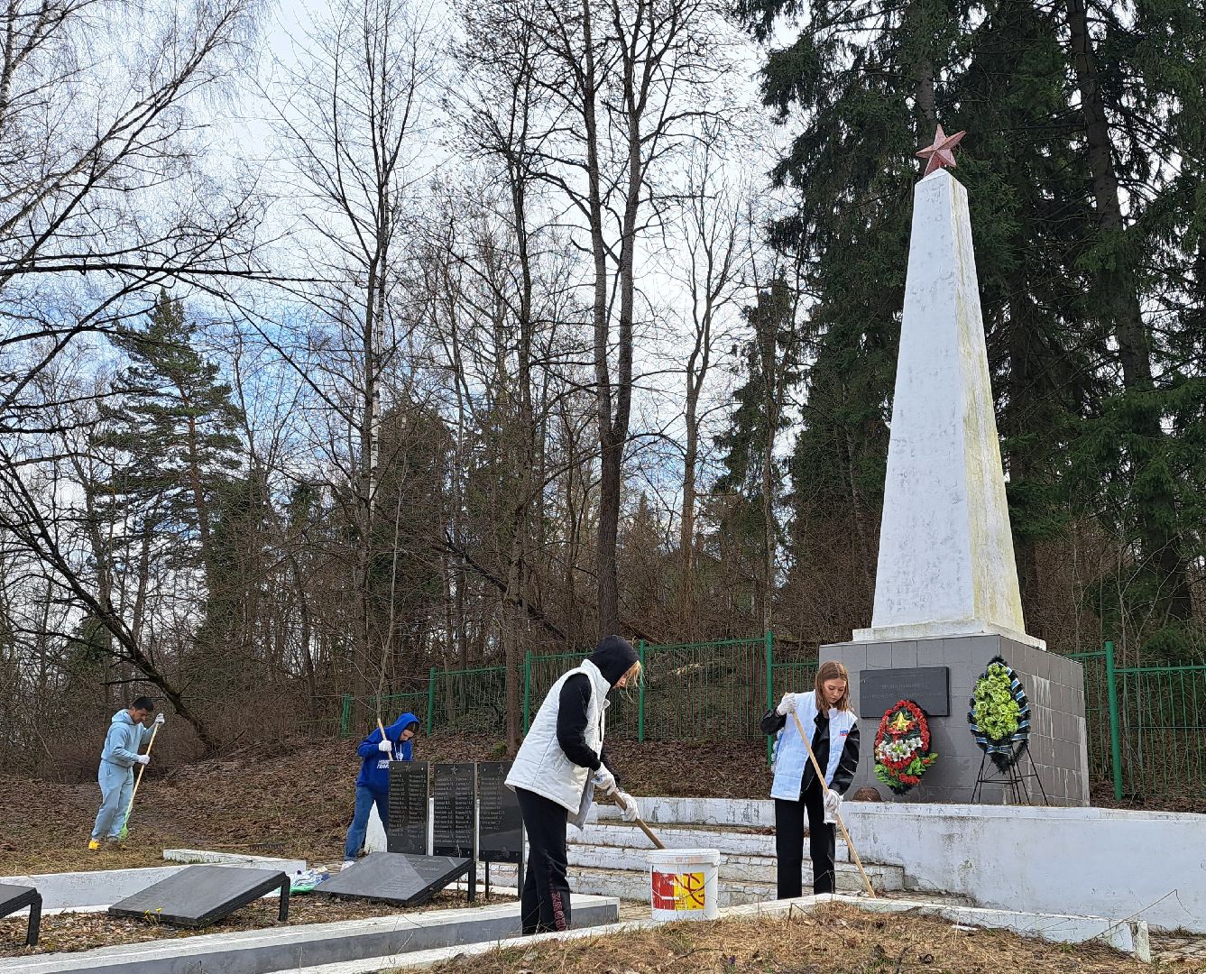 Молодая гвардия, Памятники, Благоустройство, Субботник, Уборка, Акция